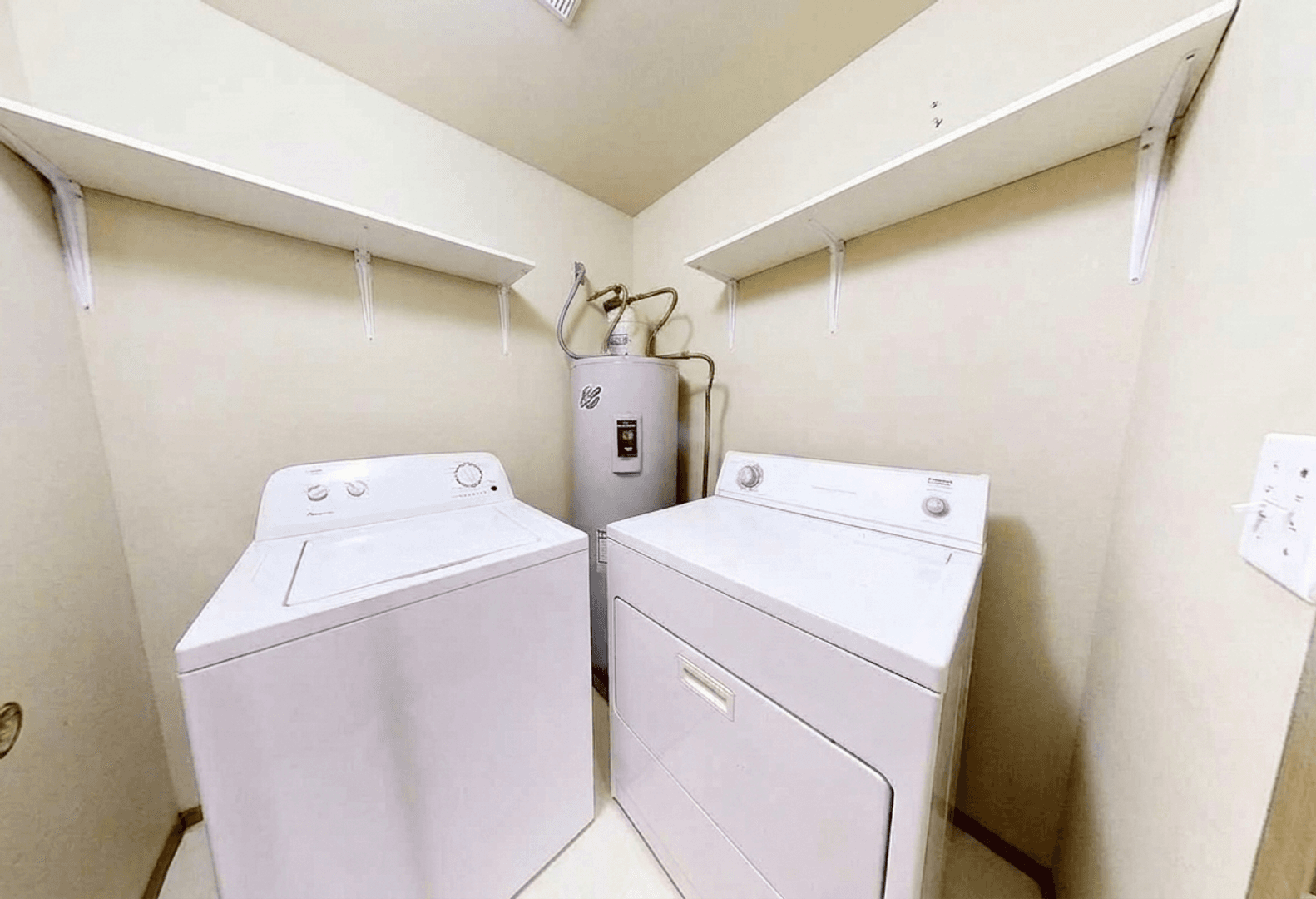 Bellingham Apartment: 926 23rd/927 22nd Street