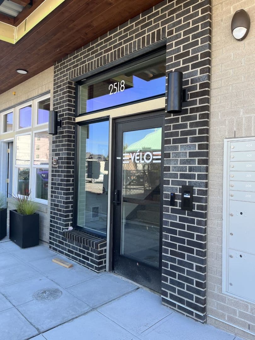 Bellingham Apartment: 2518 Meridian Street