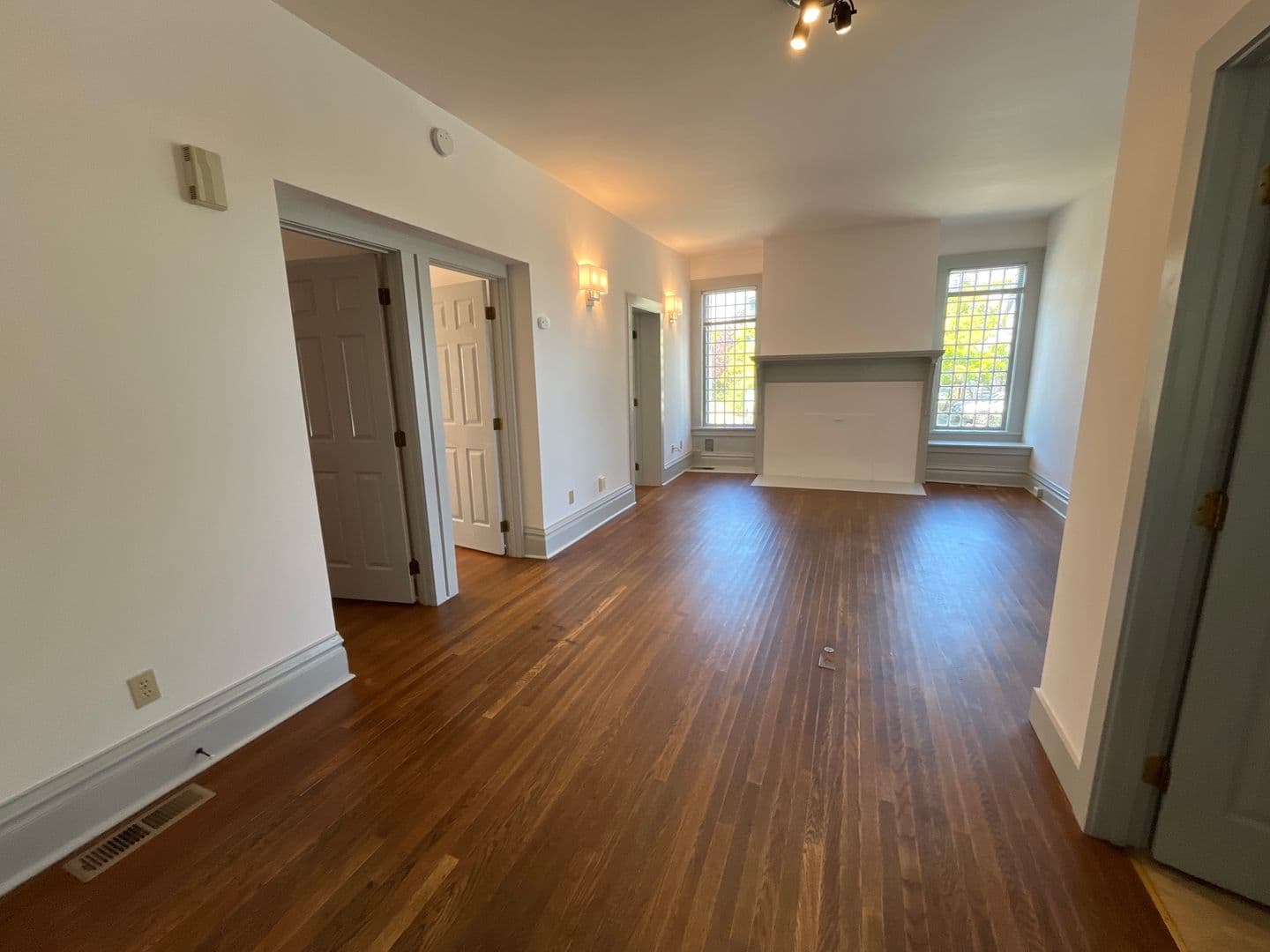 Bellingham Apartment: 511 E. Chestnut Street