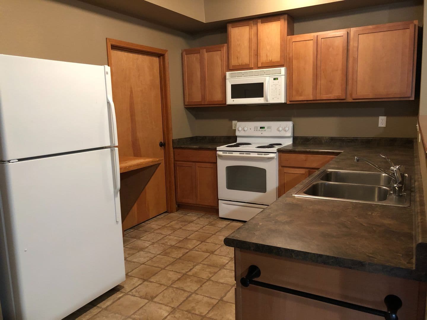 Bellingham Apartment: 1026 22nd Street