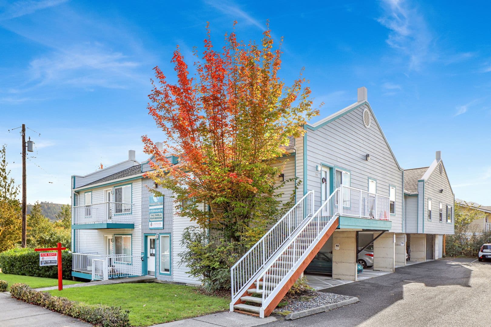 Bellingham Apartment: 2170 Douglas Avenue
