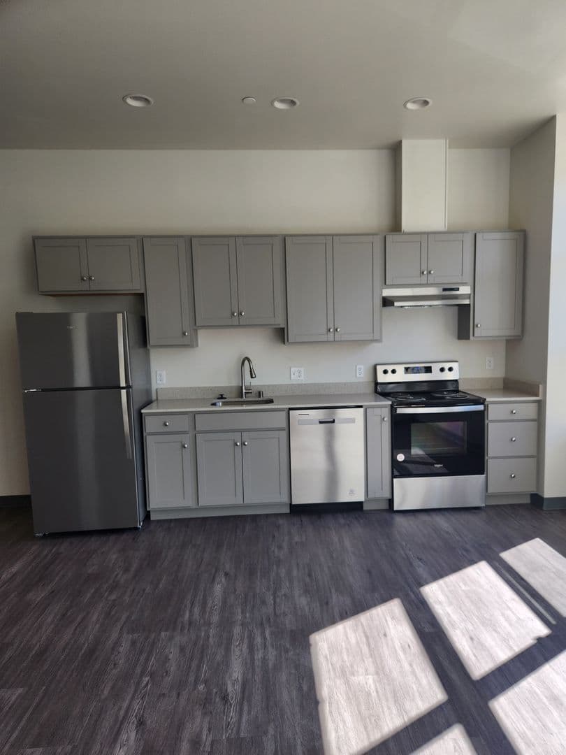 Bellingham Apartment: 1440 10th Street