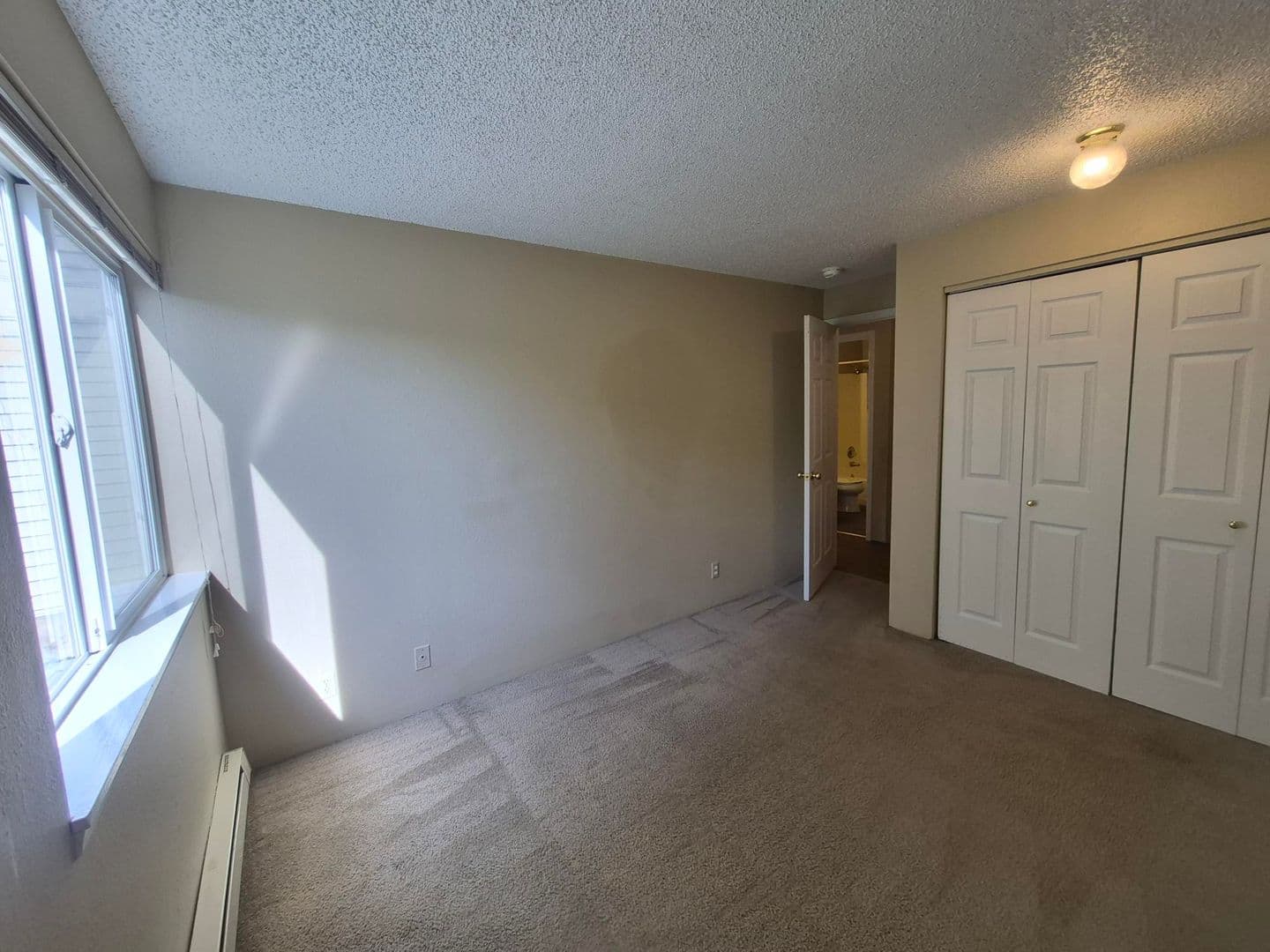 Bellingham Apartment: 926 23rd/927 22nd Street