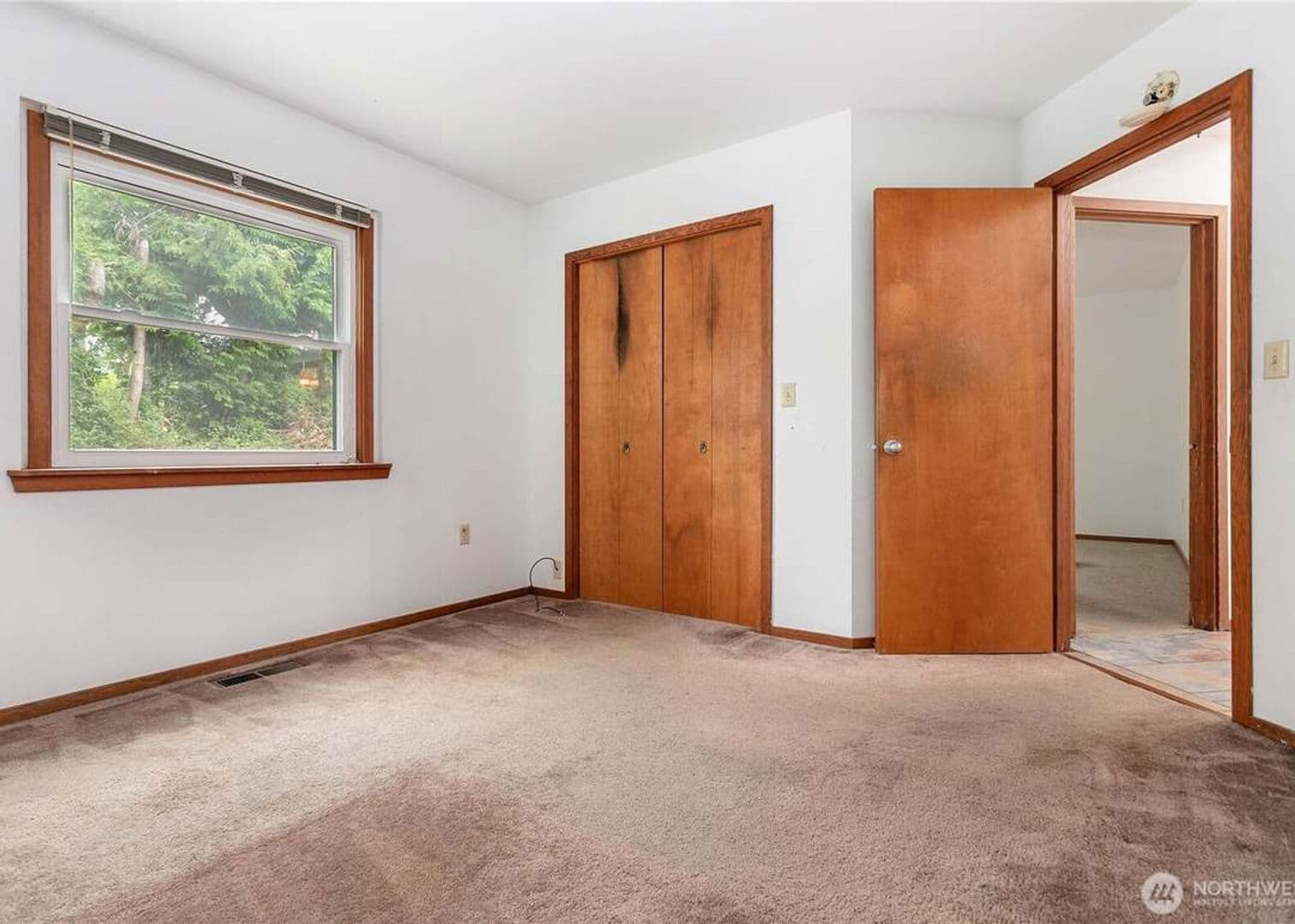 Bellingham House: 2526 Vining St