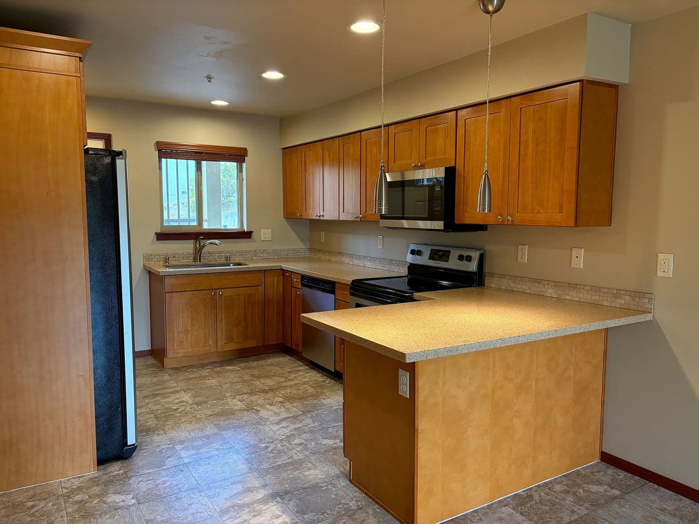 Bellingham Apartment: 2011 Knox
