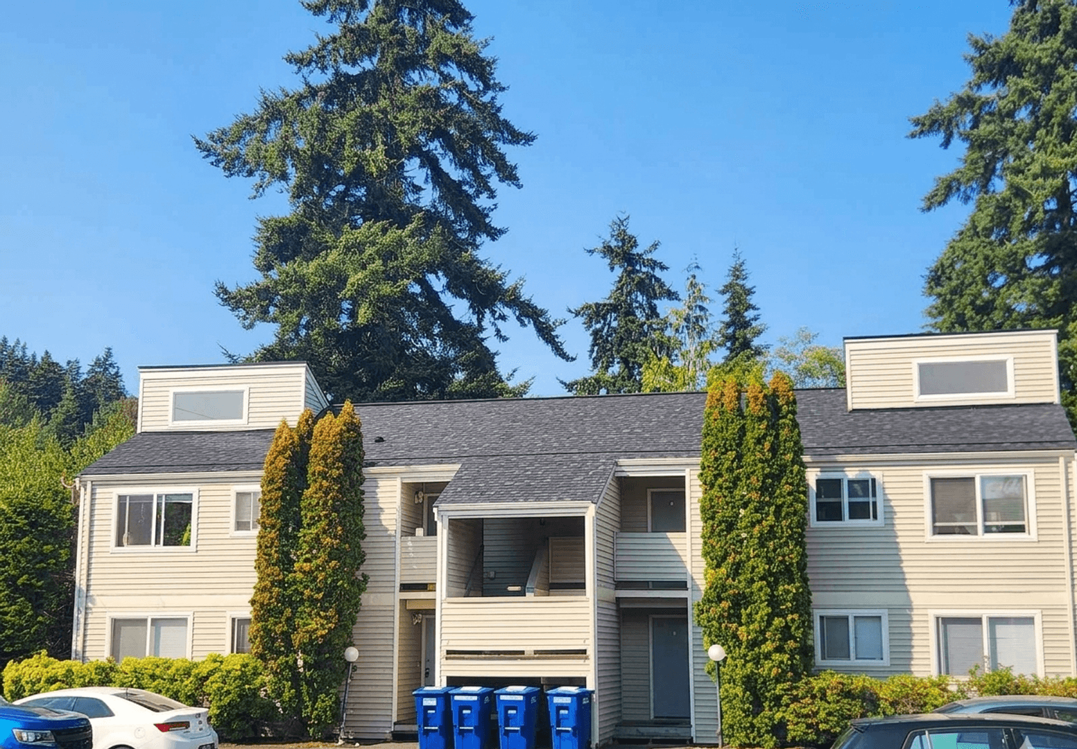 Bellingham Apartment: 926 23rd/927 22nd Street