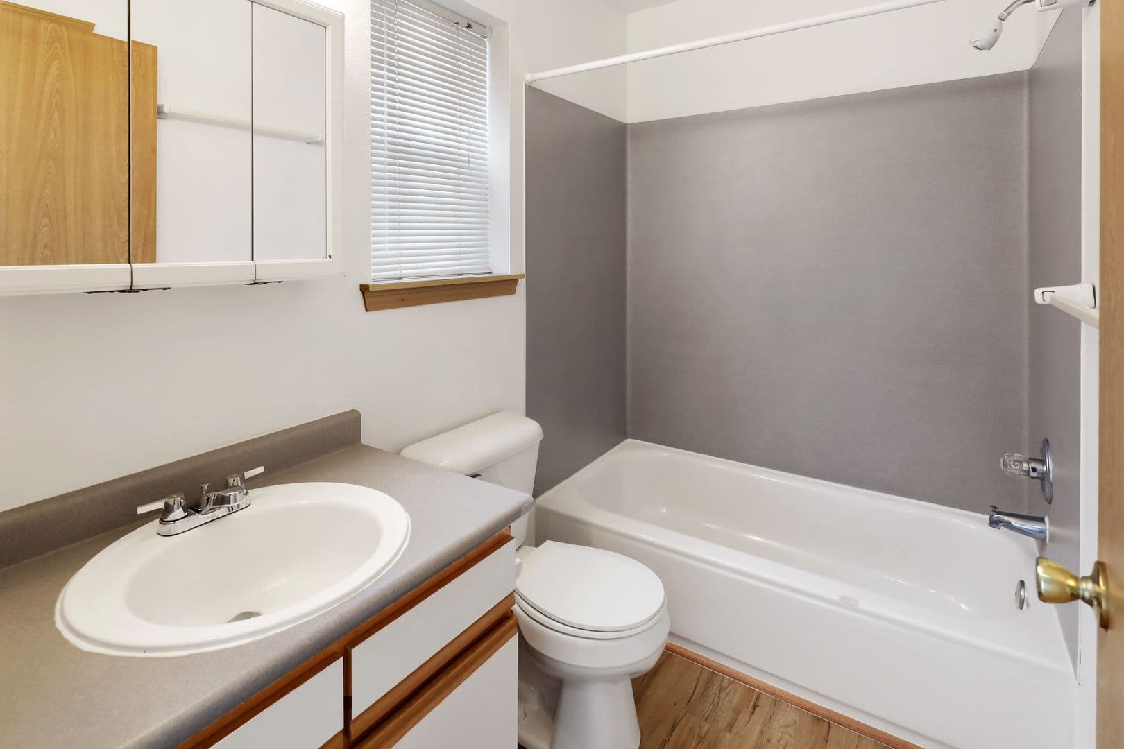 Bellingham Apartment: 1020 23rd Street