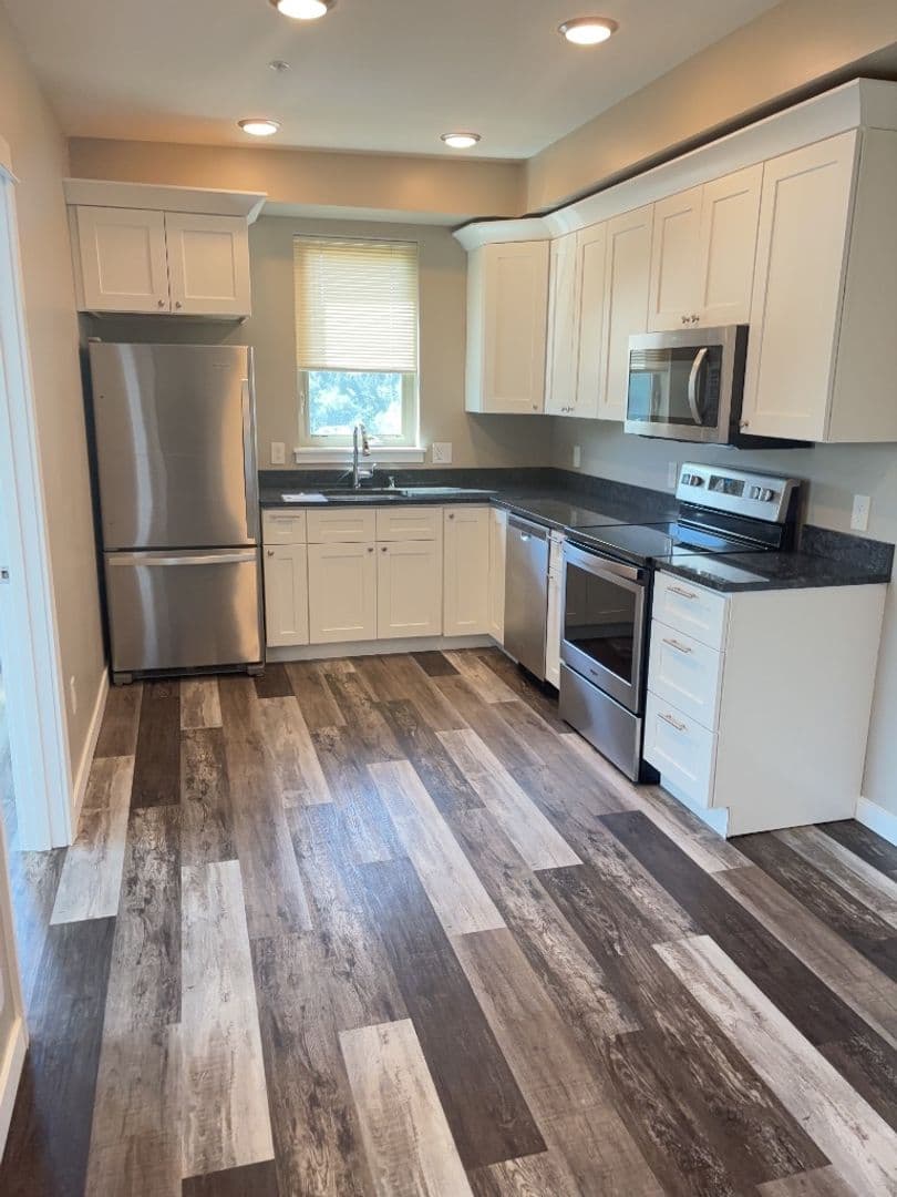 Bellingham Apartment: 109 Samish Way & 112 37th Street