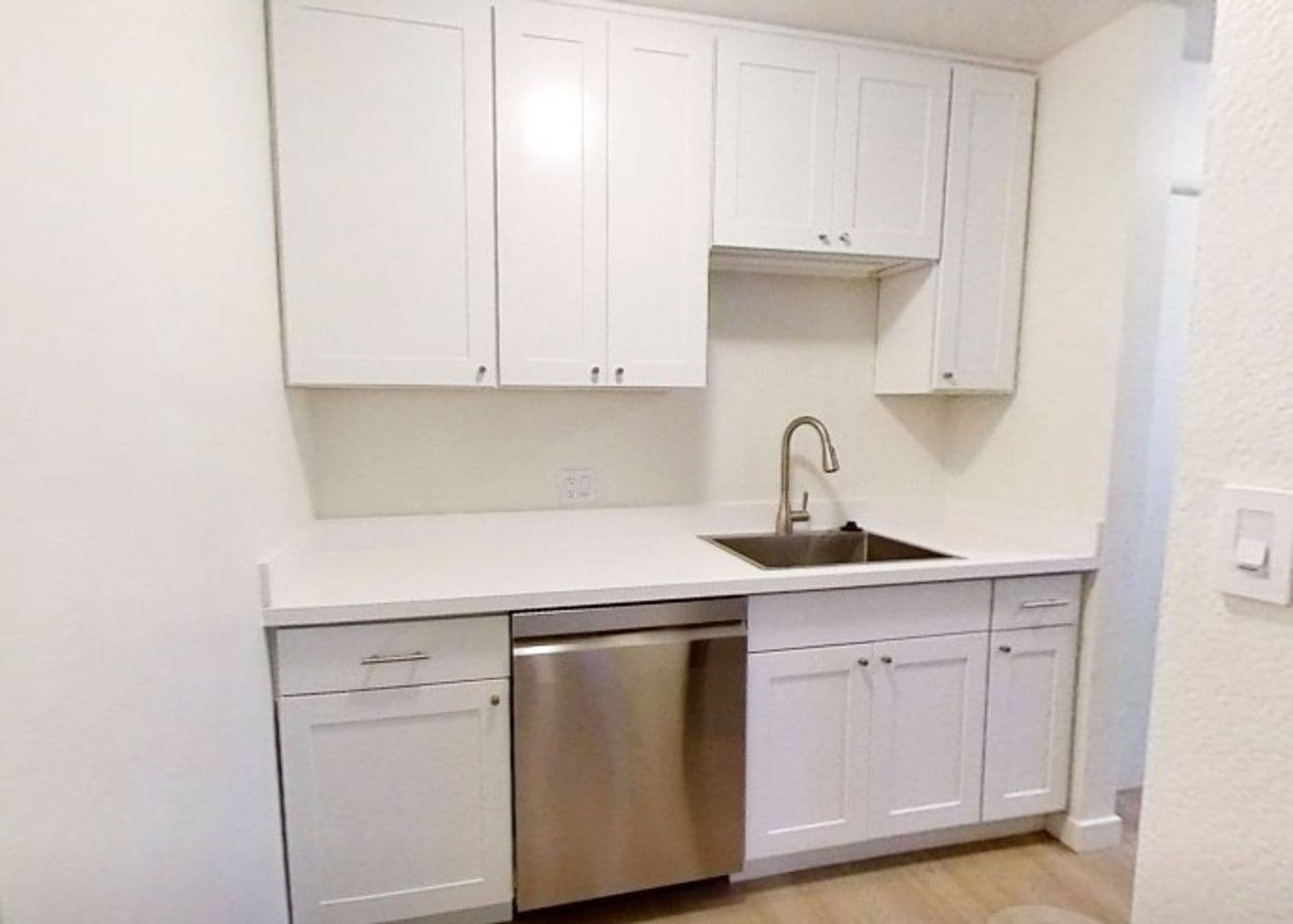 Bellingham Apartment: 490 S. State St