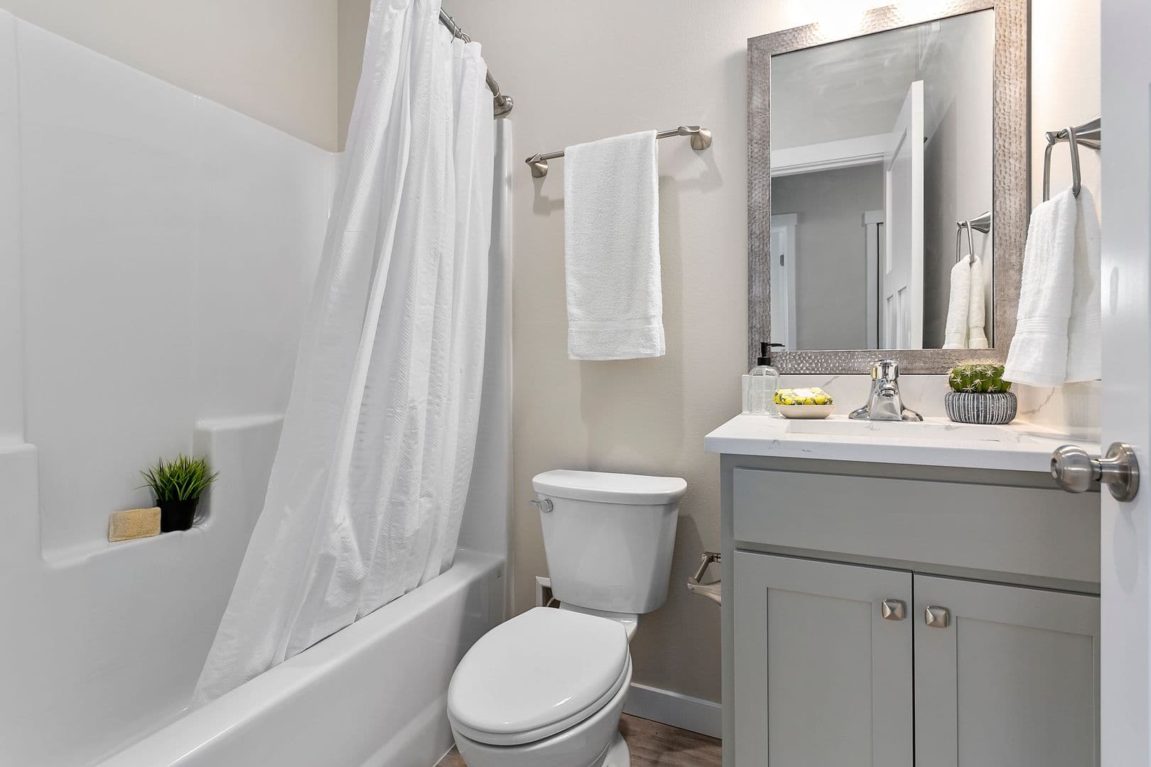 Bellingham Apartment: 4150 -4182 Track Street