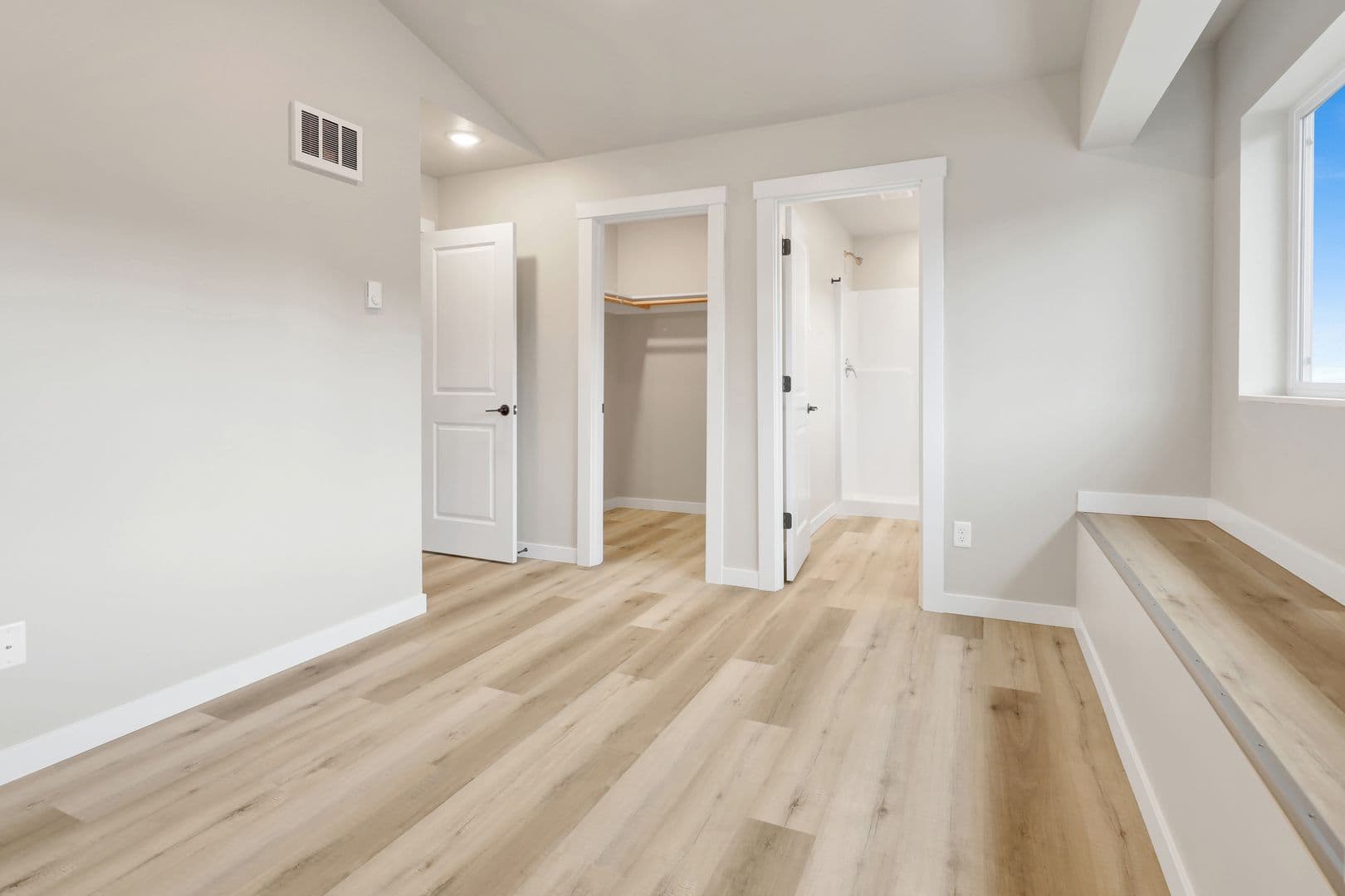 Blaine Apartment: 2966 Sweet Gum