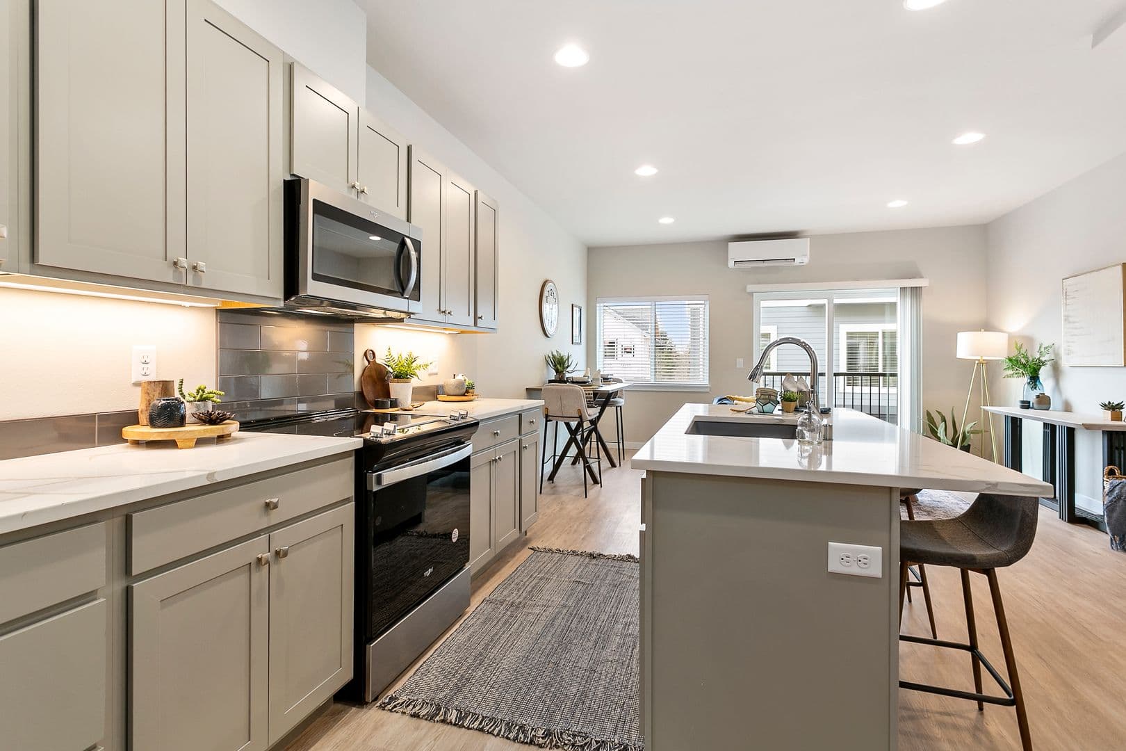 Bellingham Apartment: 4150 -4182 Track Street