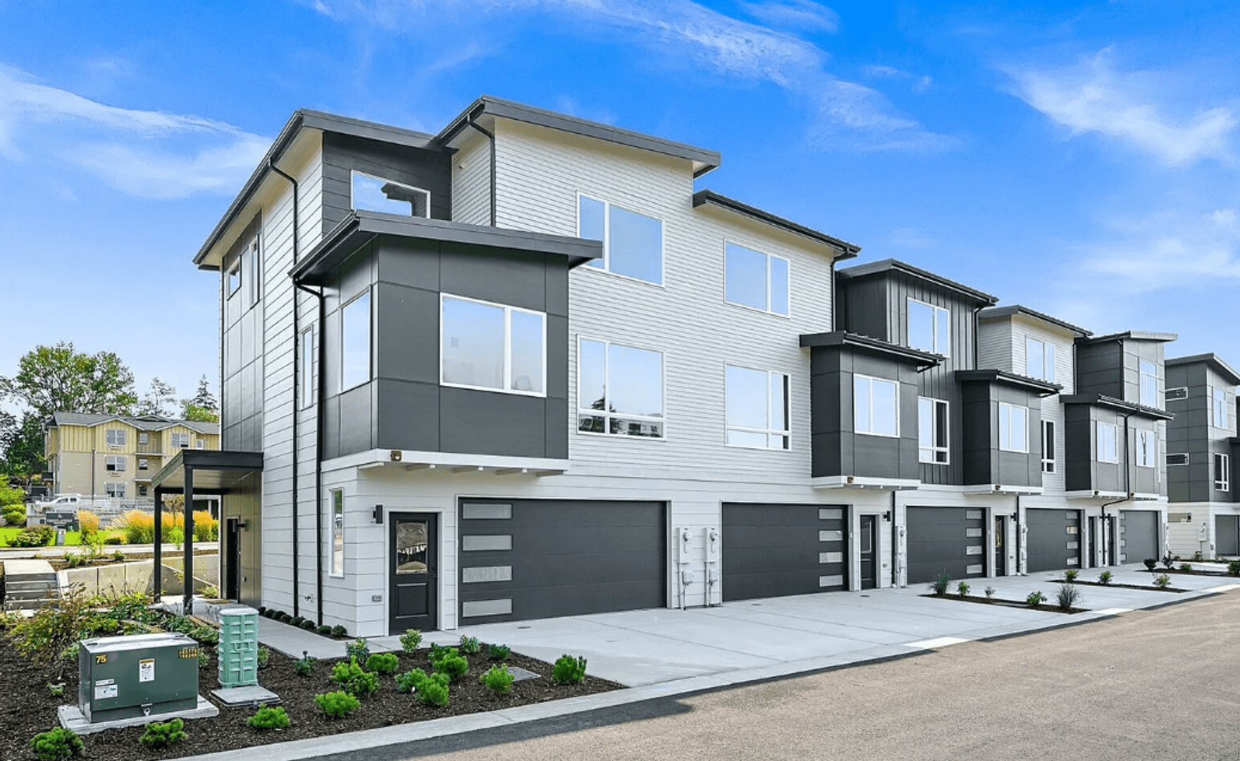 Bellingham Apartment: 217-219 Prince Ave