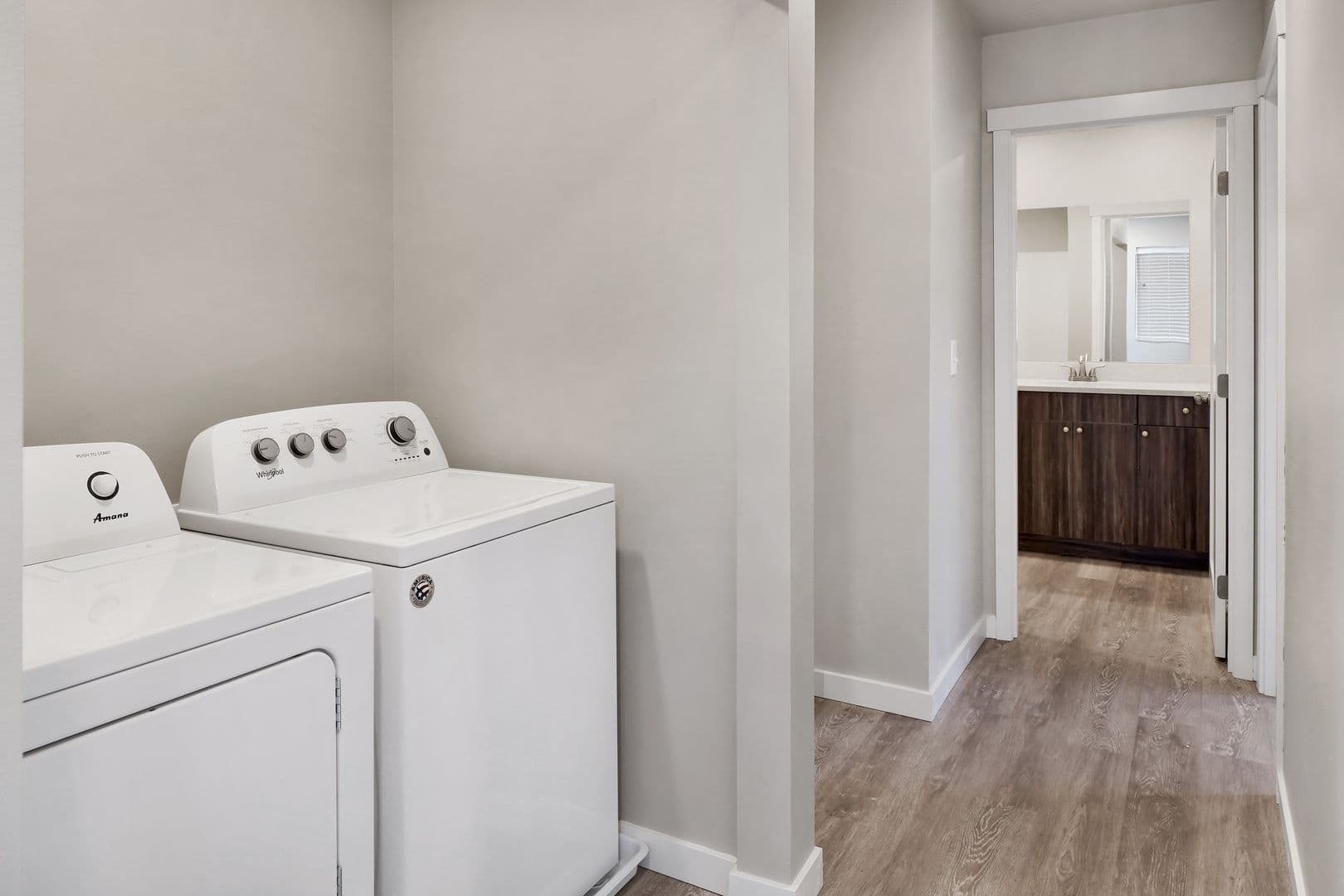 Ferndale Apartment: 1837 Eastgate Loop