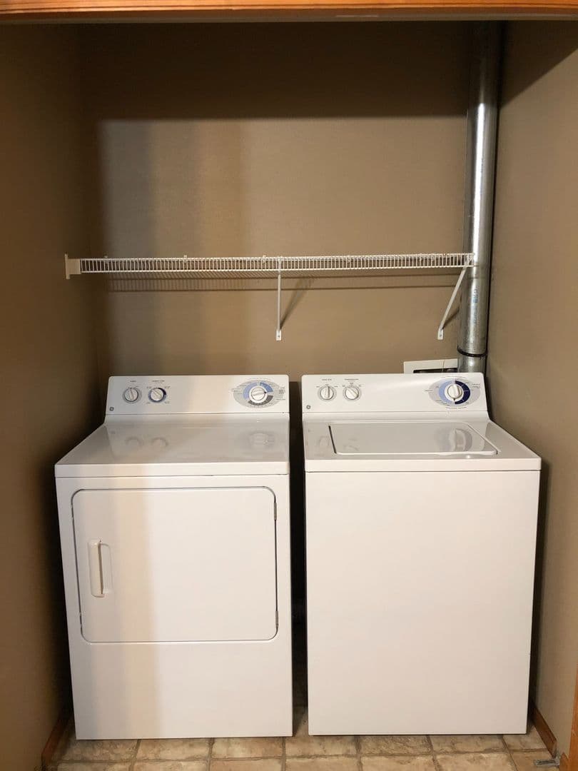 Bellingham Apartment: 1026 22nd Street