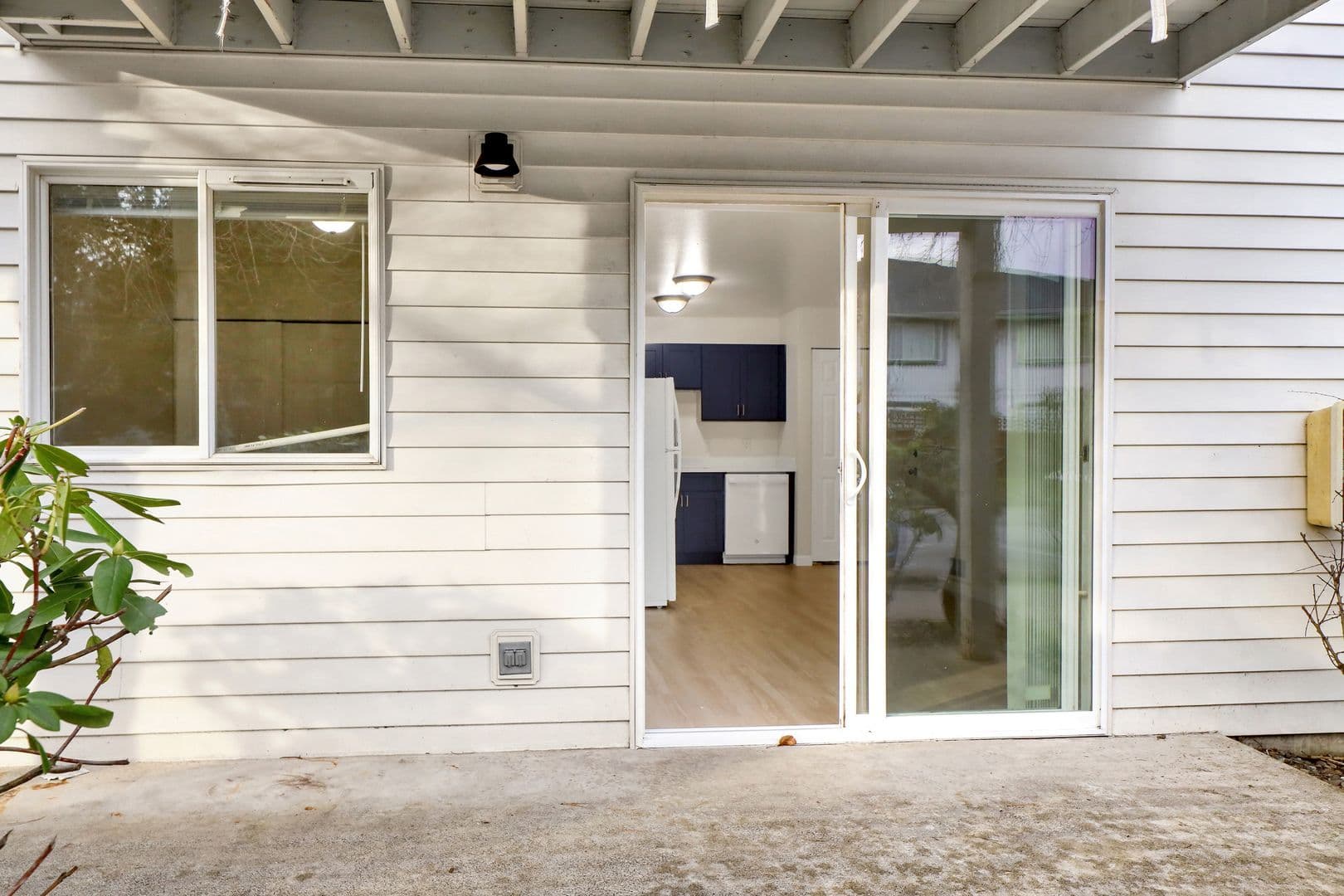 Bellingham Apartment: 1401-1405 E Sunset Dr