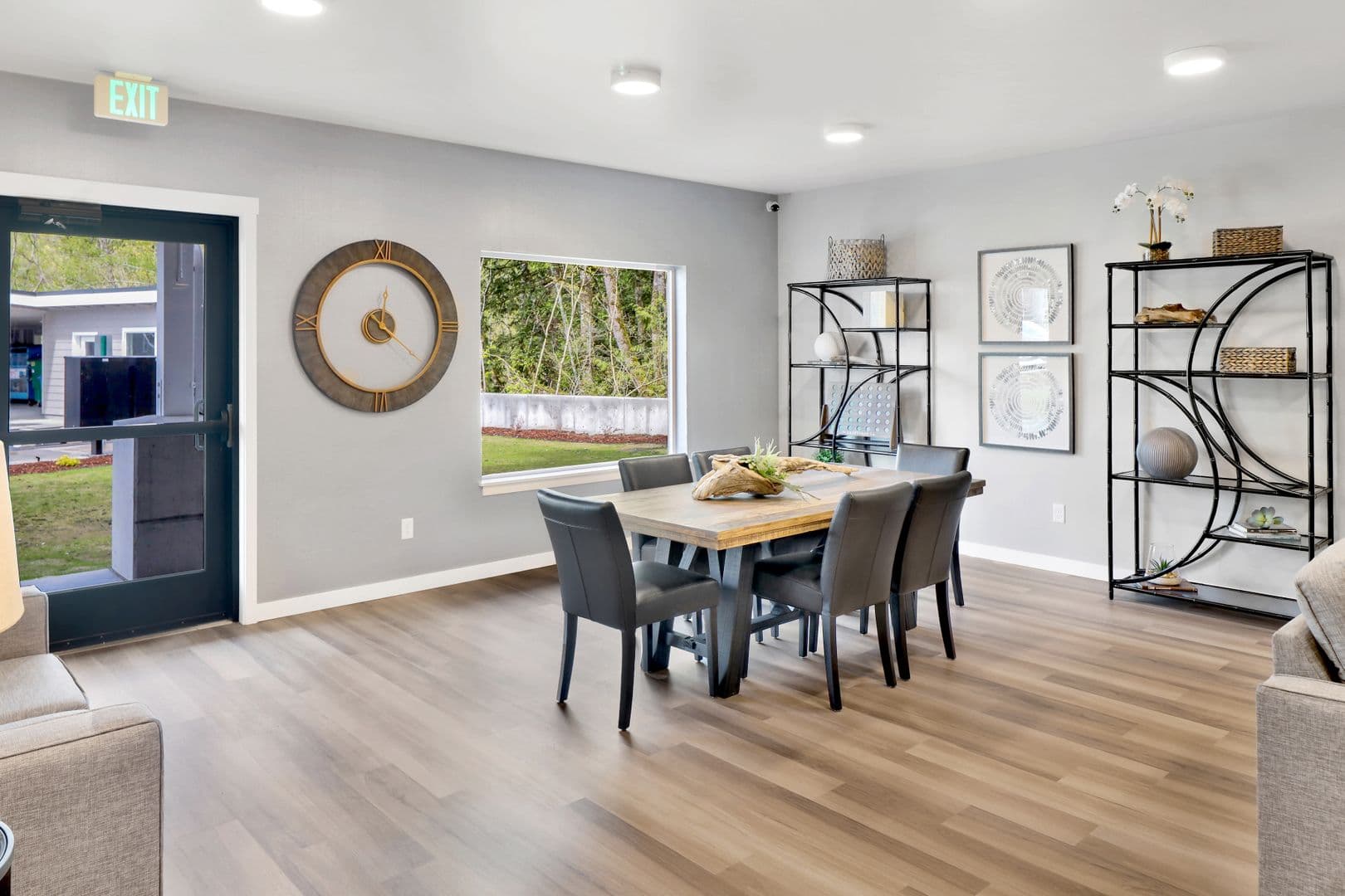 Bellingham Apartment: 4265 Creston Way