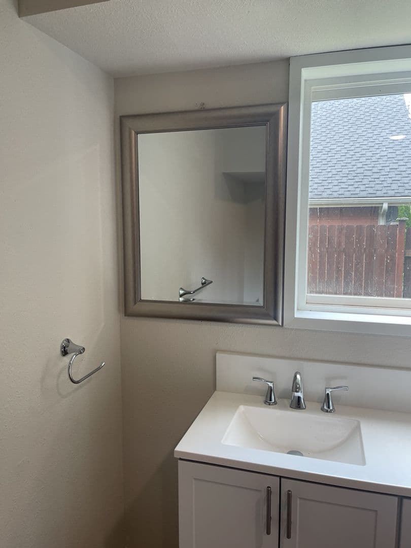 Bellingham House: 1017 Yew Street