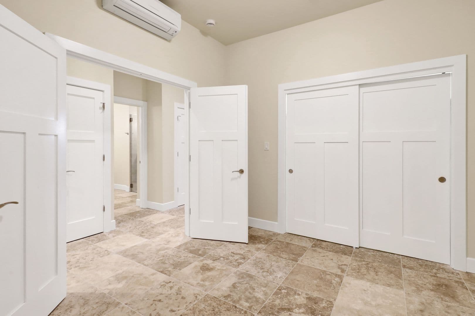 Bellingham Apartment: 1203 W Holly St
