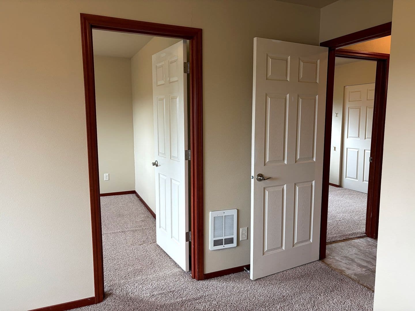 Bellingham Apartment: 2011 Knox