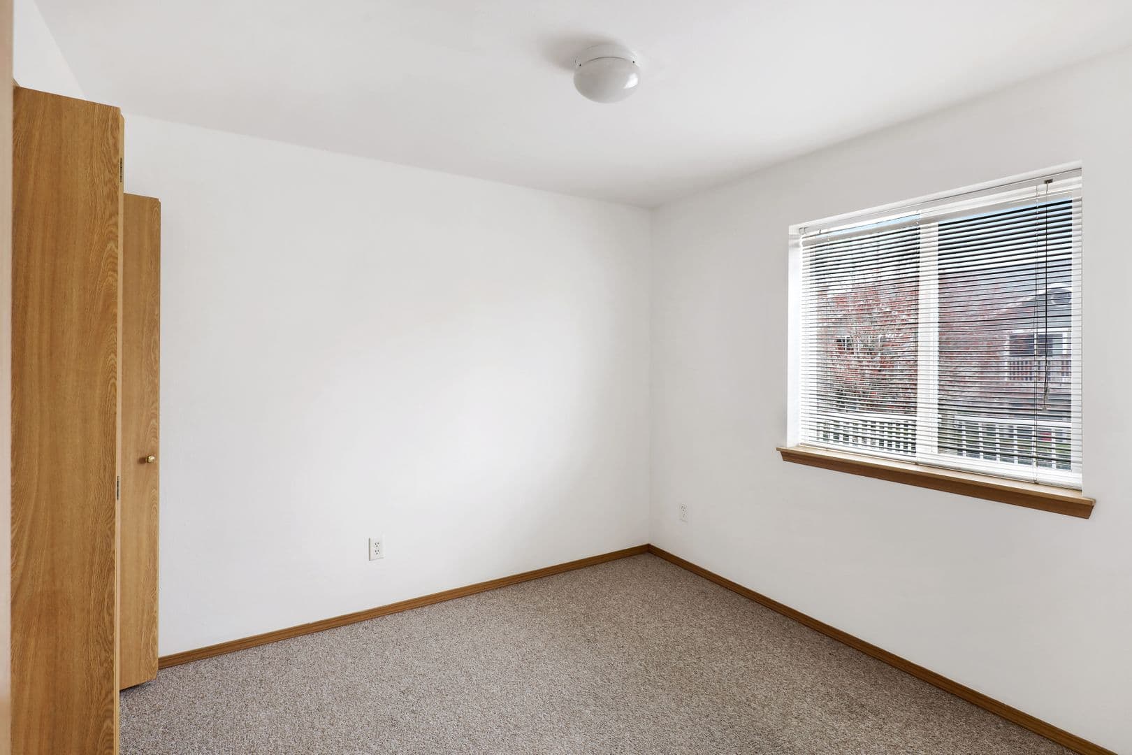 Bellingham Apartment: 1020 23rd Street