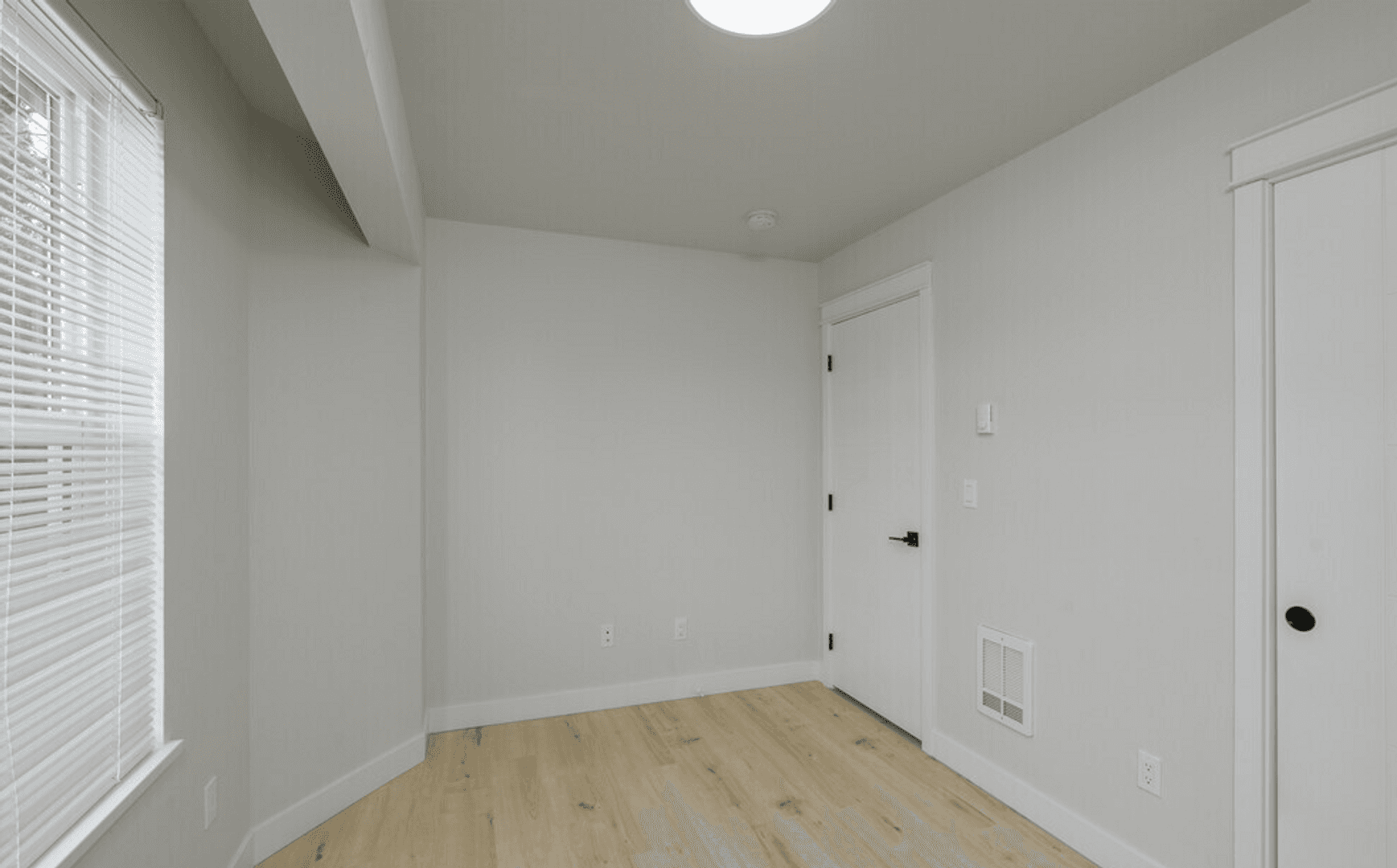 Bellingham Apartment: 3408-3412 Northwest Avenue