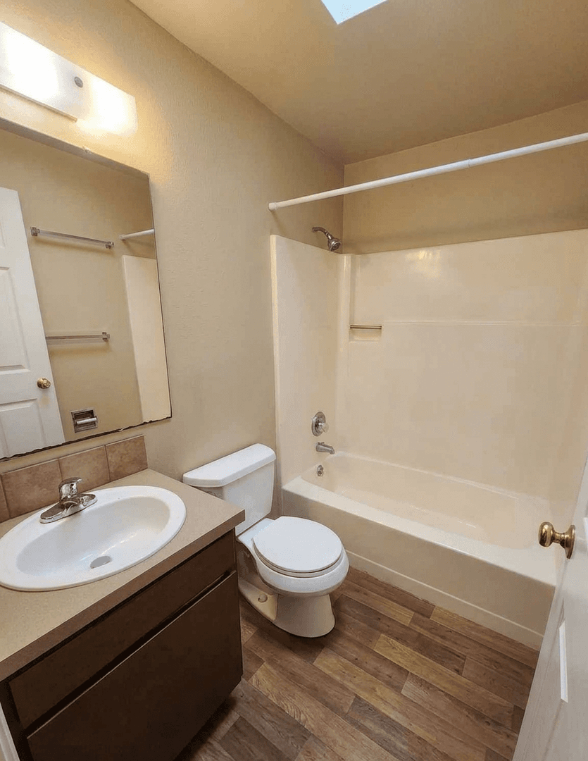 Bellingham Apartment: 926 23rd/927 22nd Street