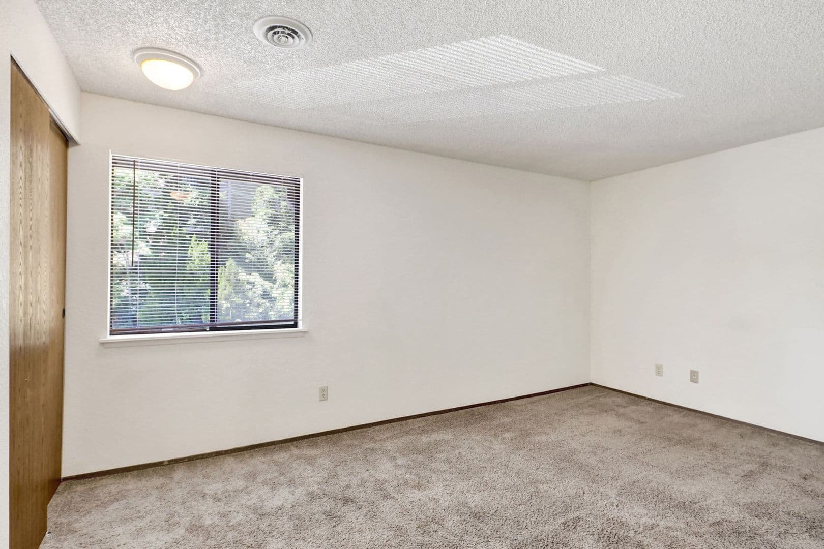 Bellingham Apartment: 316 and 320 Elwood Court