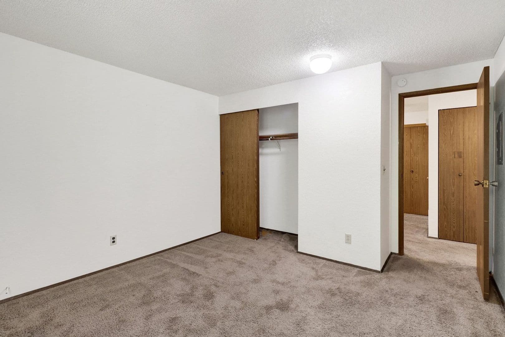 Bellingham Apartment: 316 and 320 Elwood Court