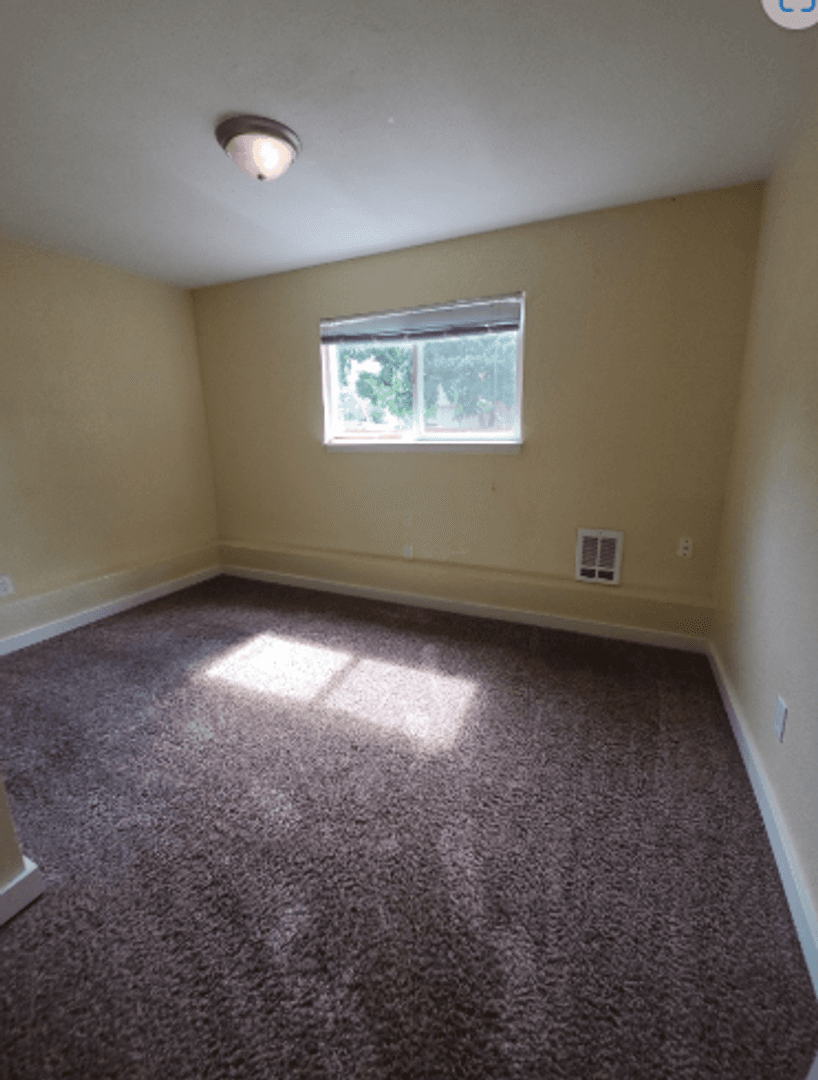 Bellingham House: 2701 St Clair Street
