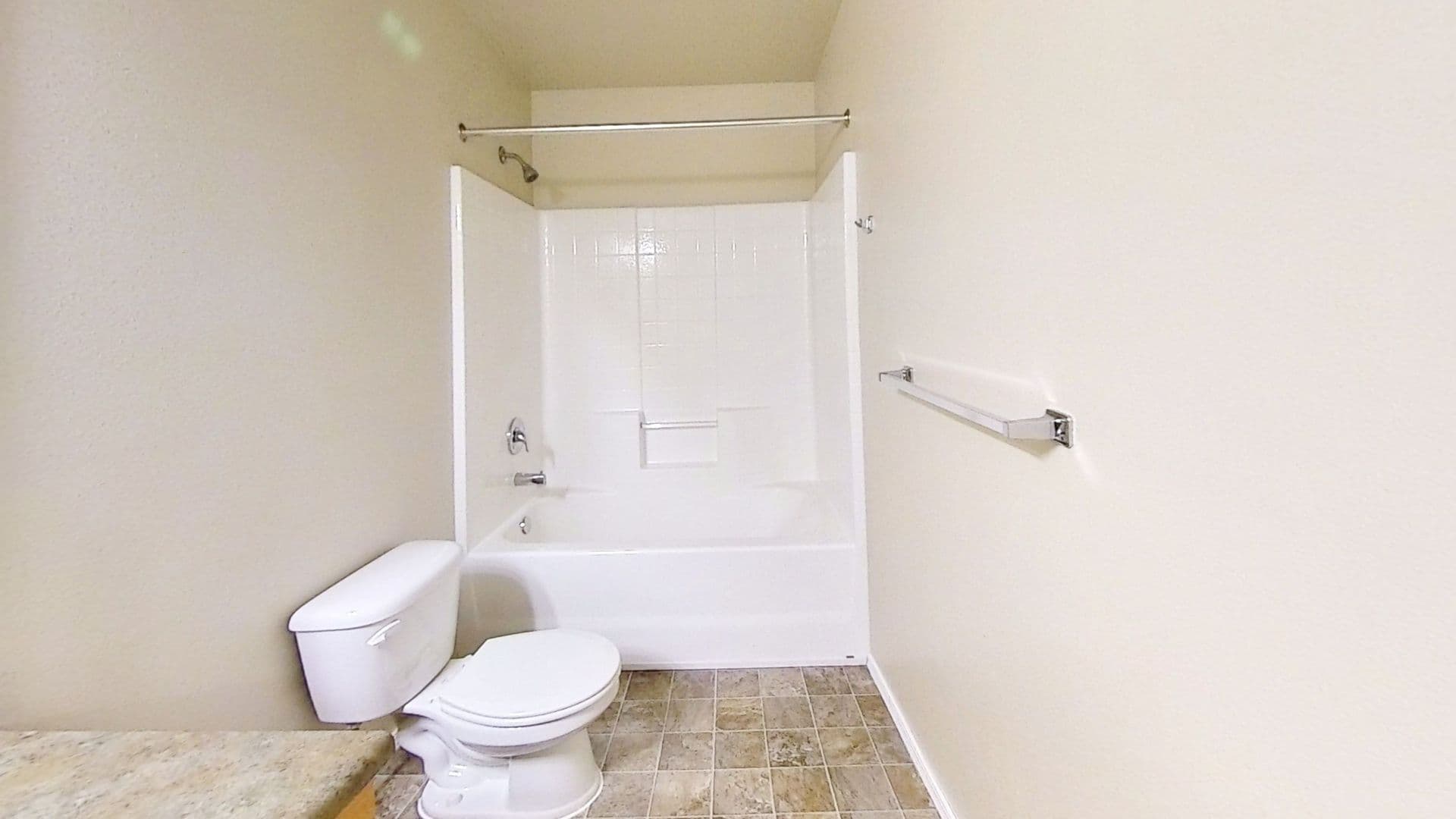 Bellingham Apartment: 1029 22nd Street