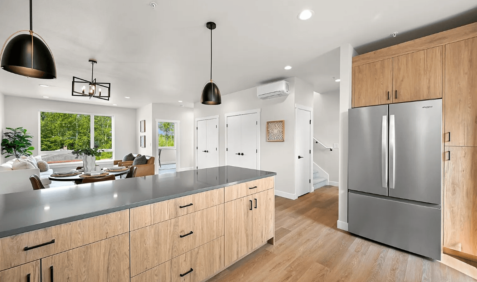Bellingham Apartment: 217-219 Prince Ave