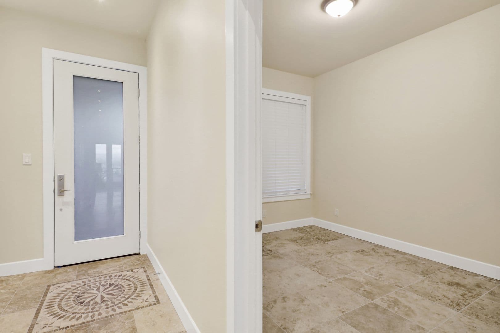 Bellingham Apartment: 1203 W Holly St