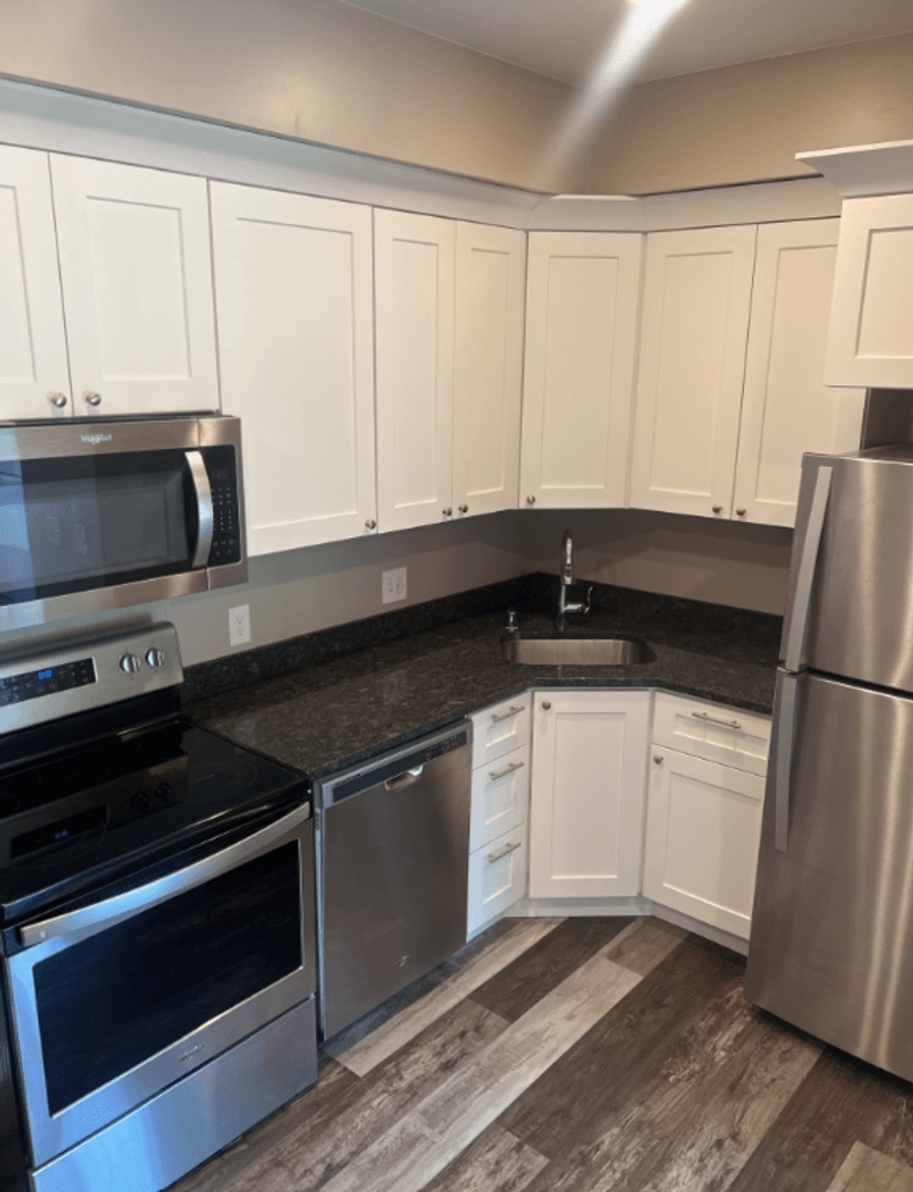 Bellingham Apartment: 109 Samish Way & 112 37th Street