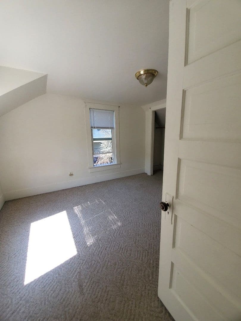 Bellingham Apartment: 509 N. Forest