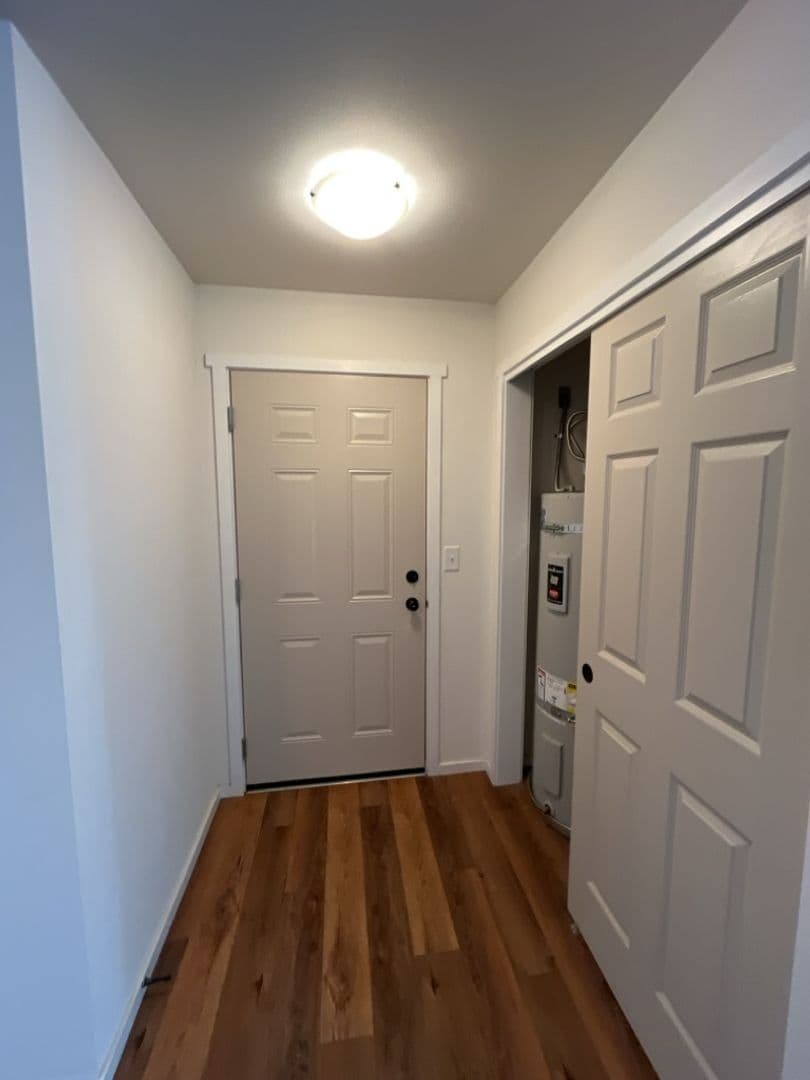 Bellingham Apartment: 2305 Douglas Avenue