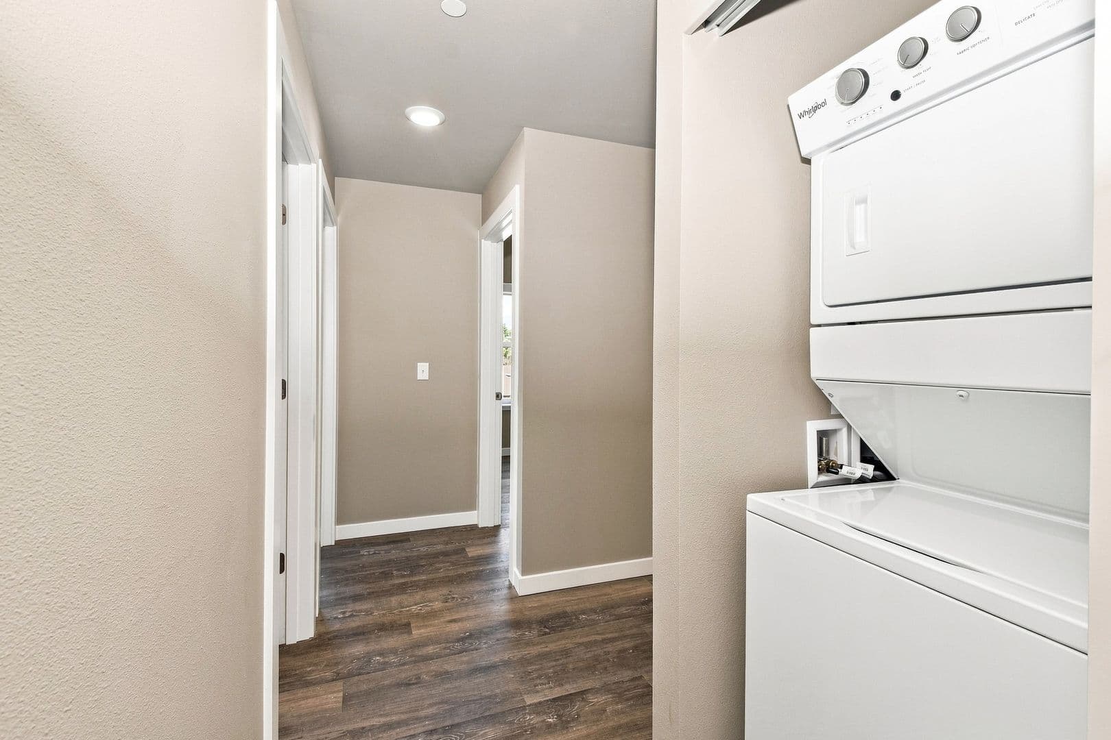 Bellingham Apartment: 2418 Verona Street