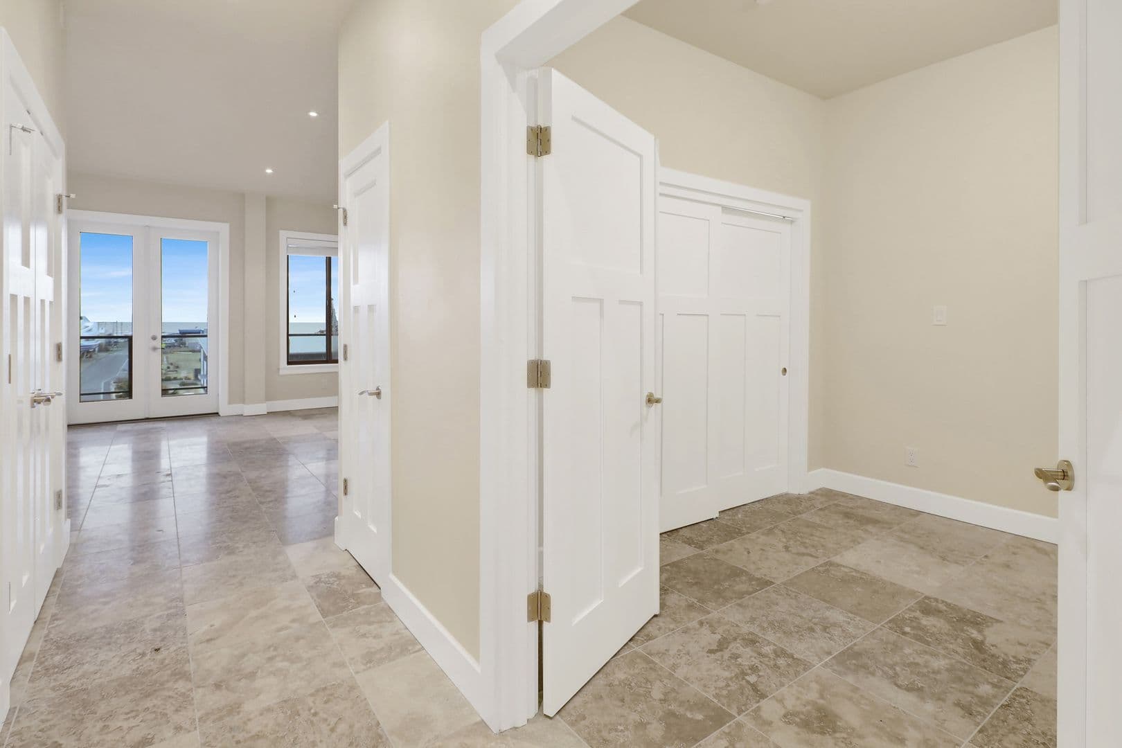 Bellingham Apartment: 1203 W Holly St