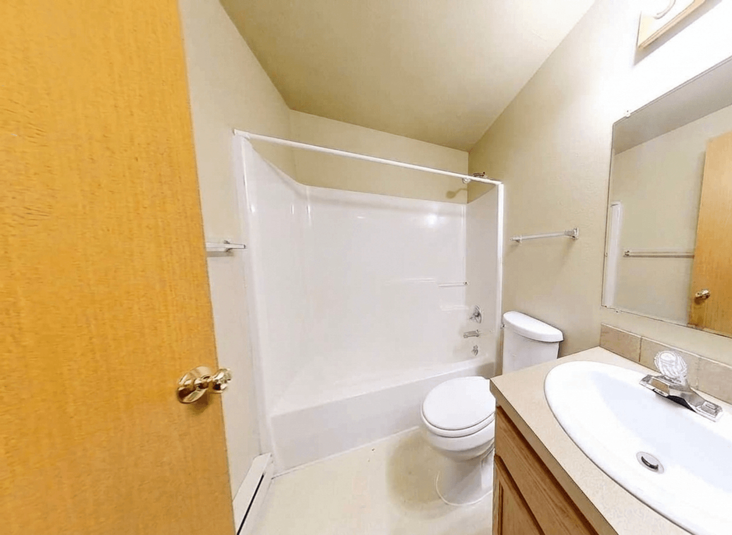 Bellingham Apartment: 926 23rd/927 22nd Street
