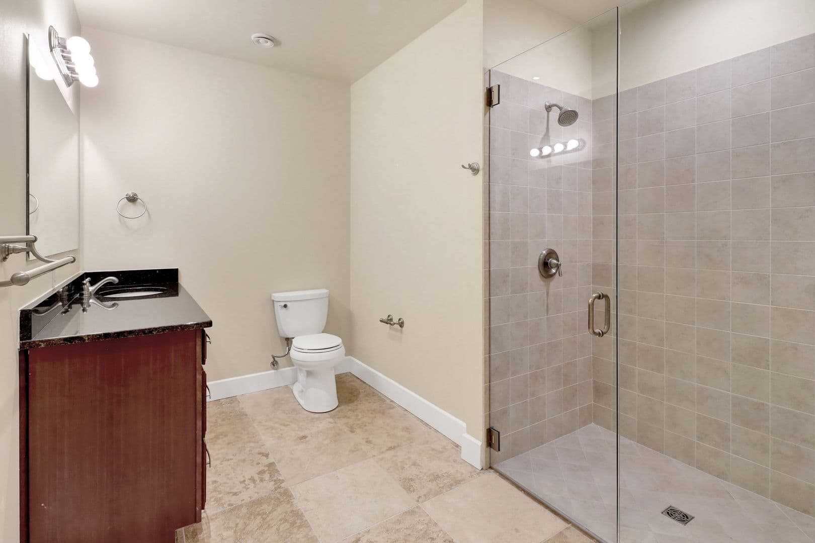 Bellingham Apartment: 1203 W Holly St