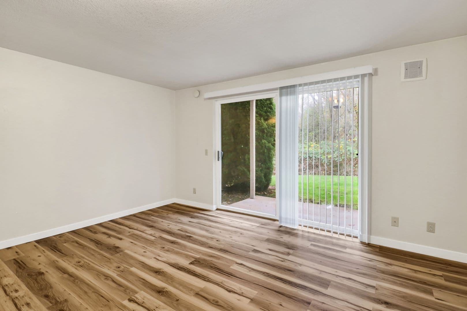Bellingham Apartment: 2303 Taylor Ave