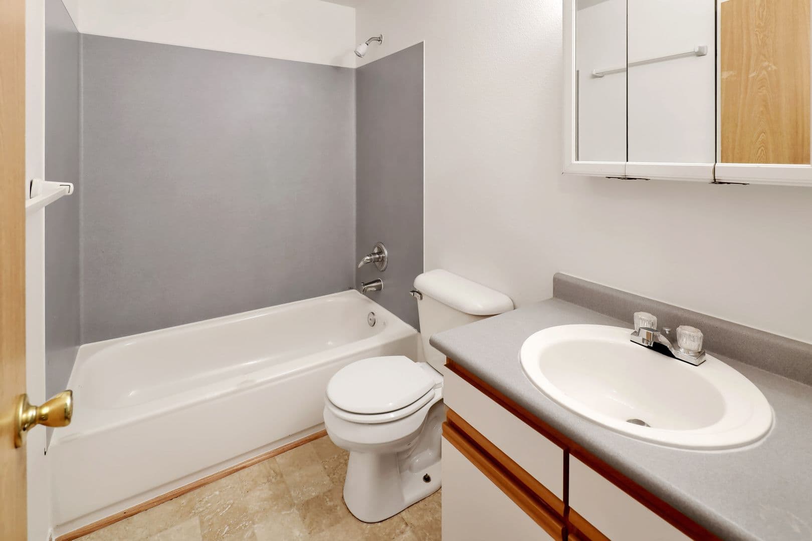 Bellingham Apartment: 1020 23rd Street