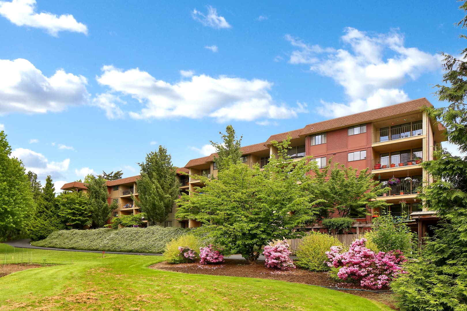 Lynden Apartment: La Villa Drive, 1412 Liberty St, 1414 Liberty St, 14th St