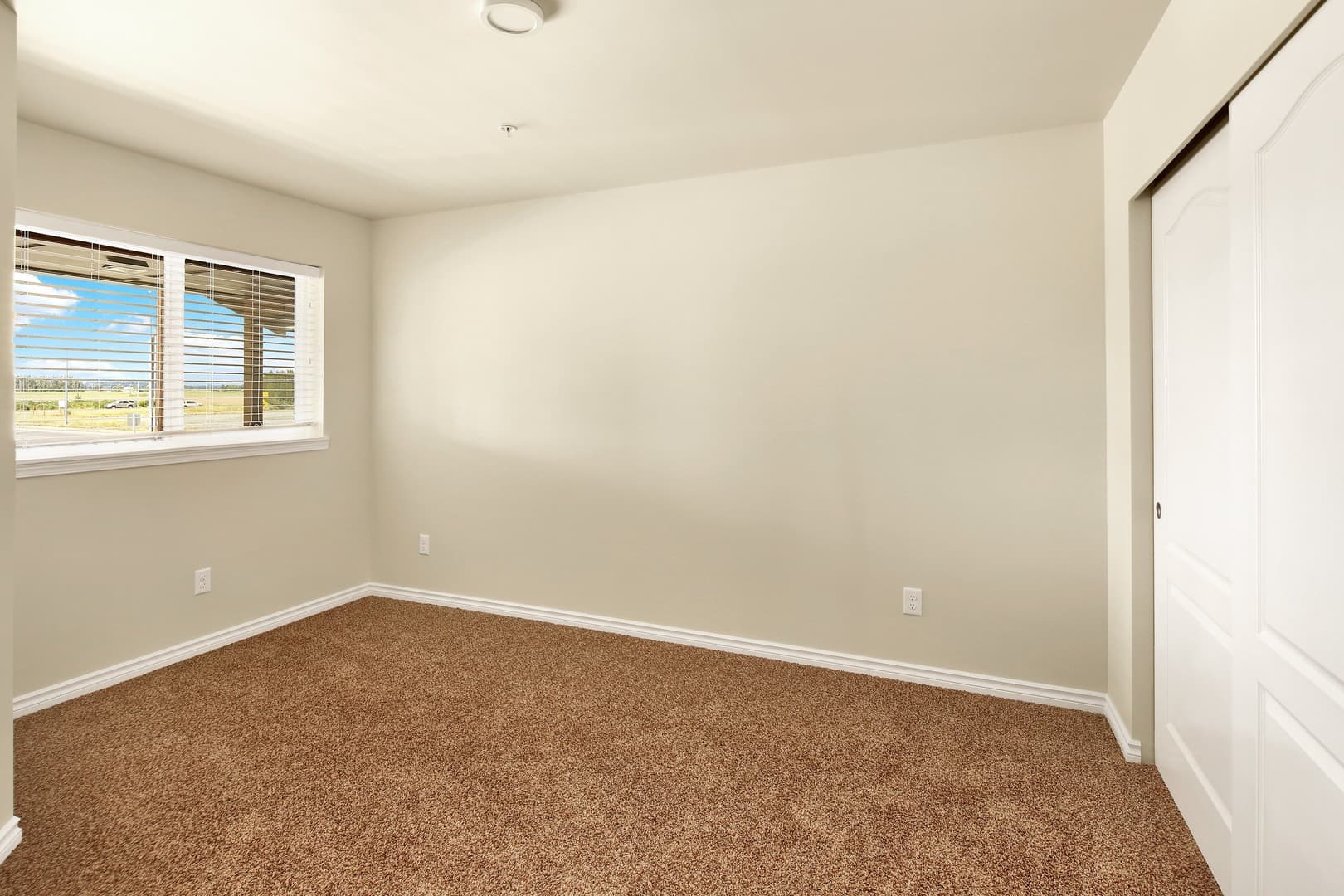 Lynden Apartment: 8881-8885 Depot Rd