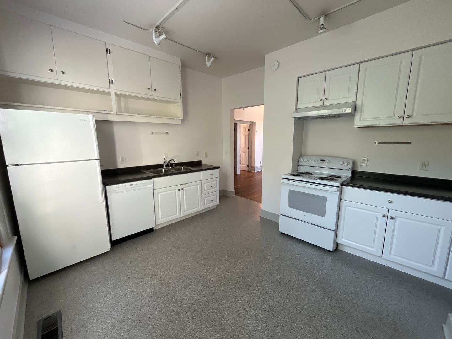 Bellingham Apartment: 511 E. Chestnut Street