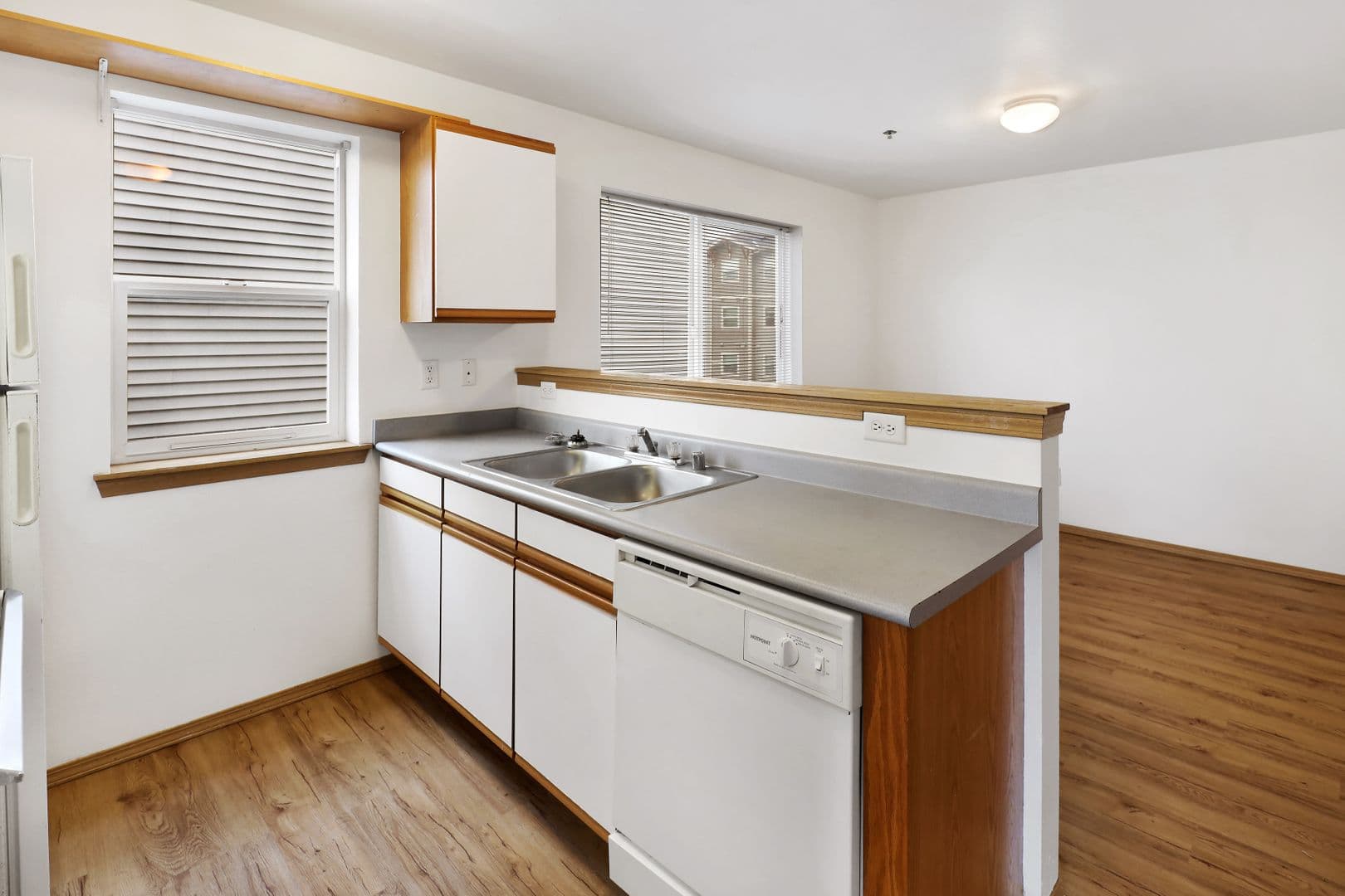 Bellingham Apartment: 1020 23rd Street