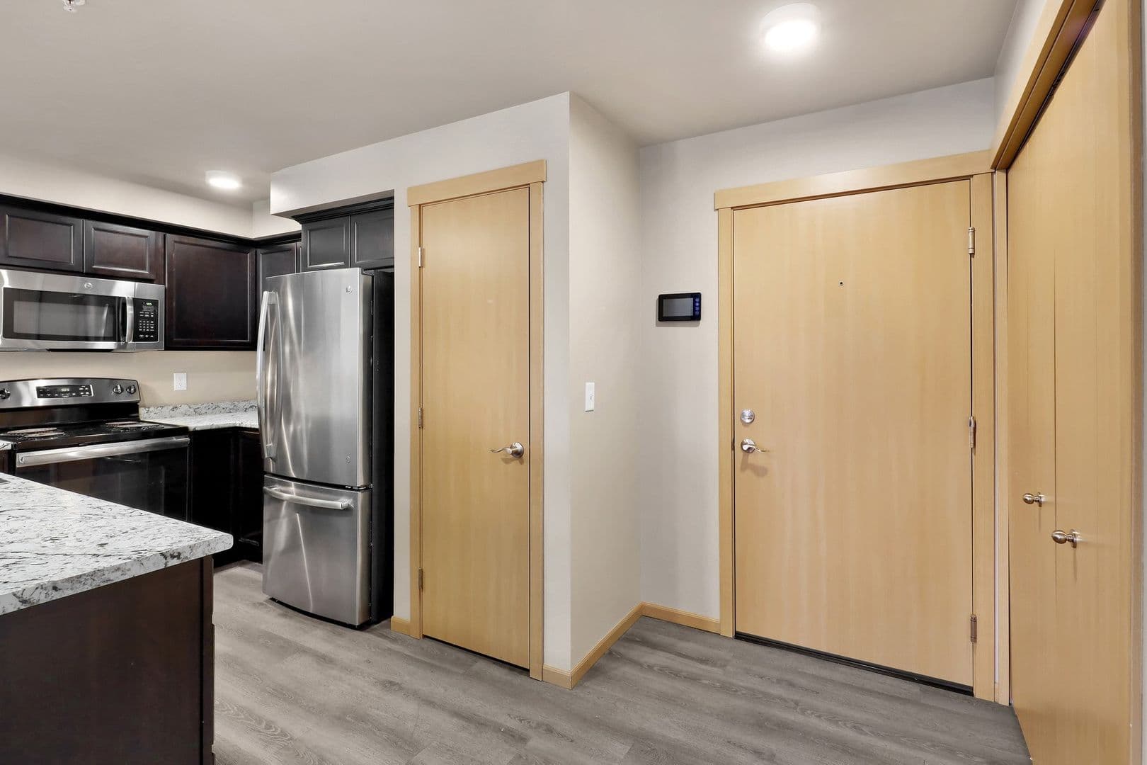Bellingham Apartment: 541 -545 -549 E Kellogg Road