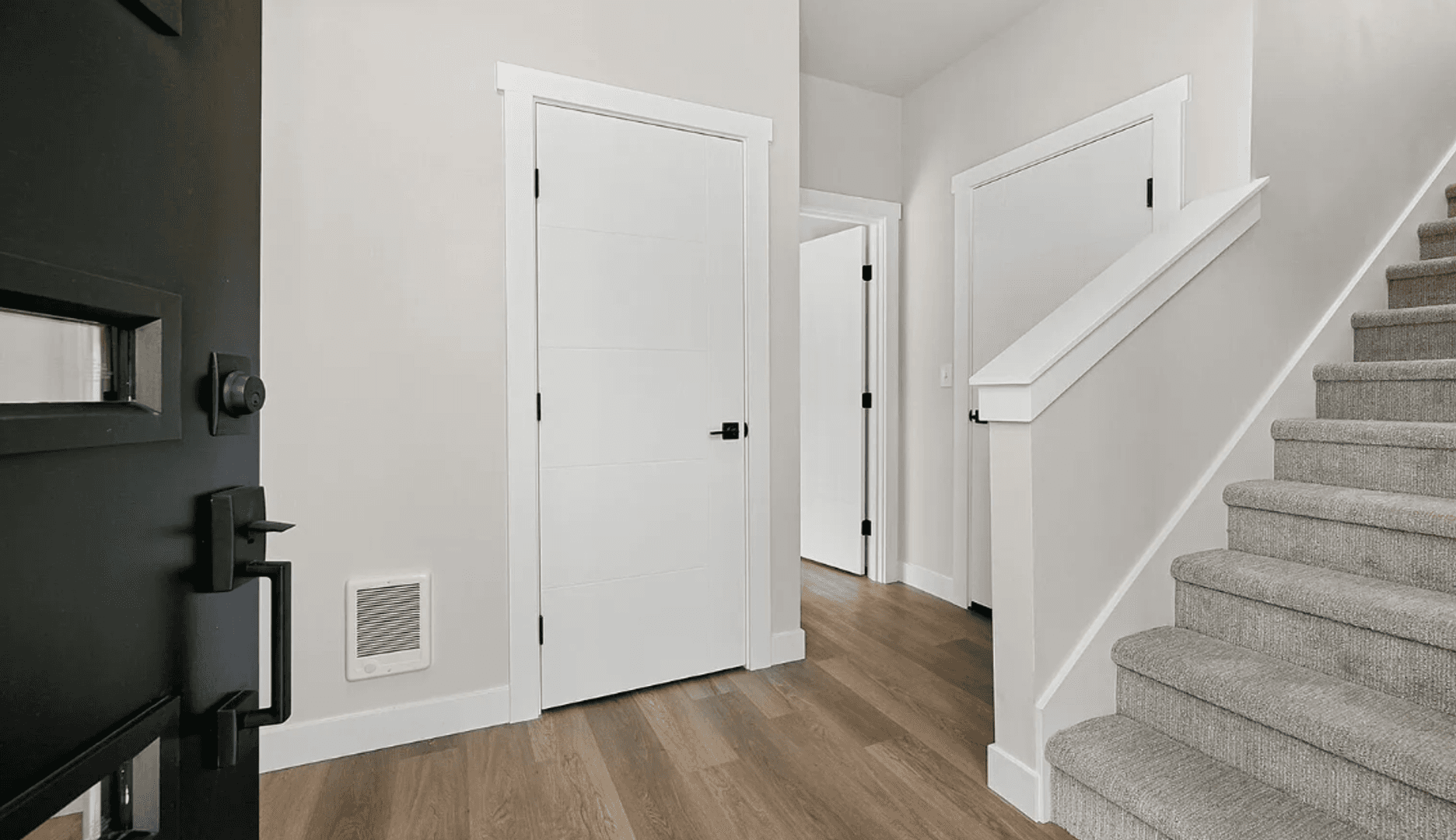 Bellingham Apartment: 217-219 Prince Ave