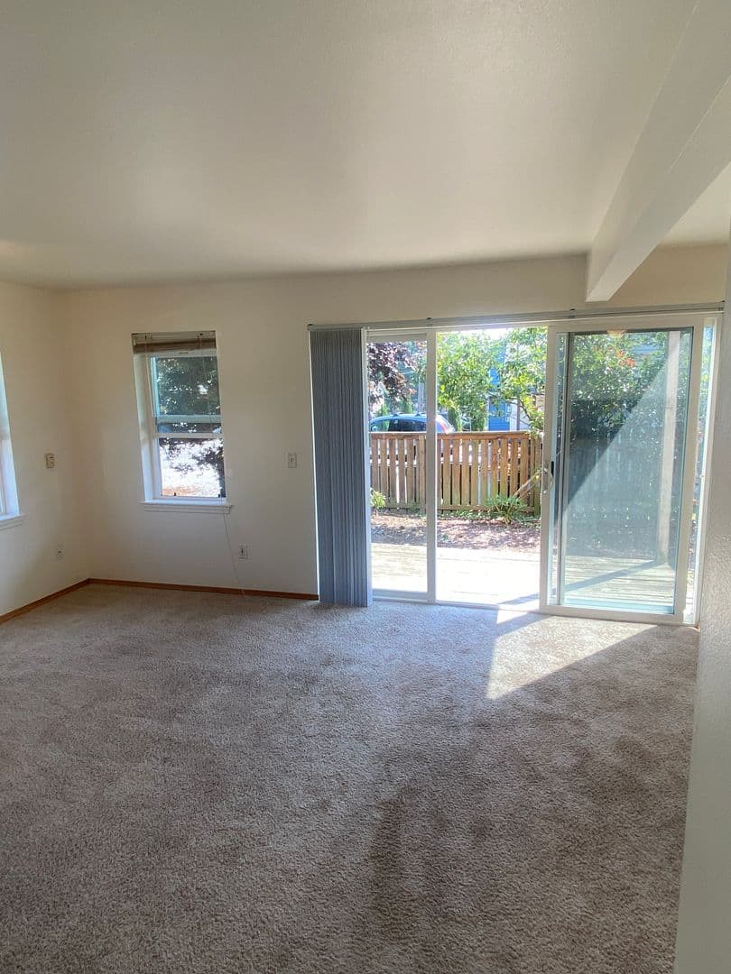 Bellingham Apartment: 1504 Alabama Street