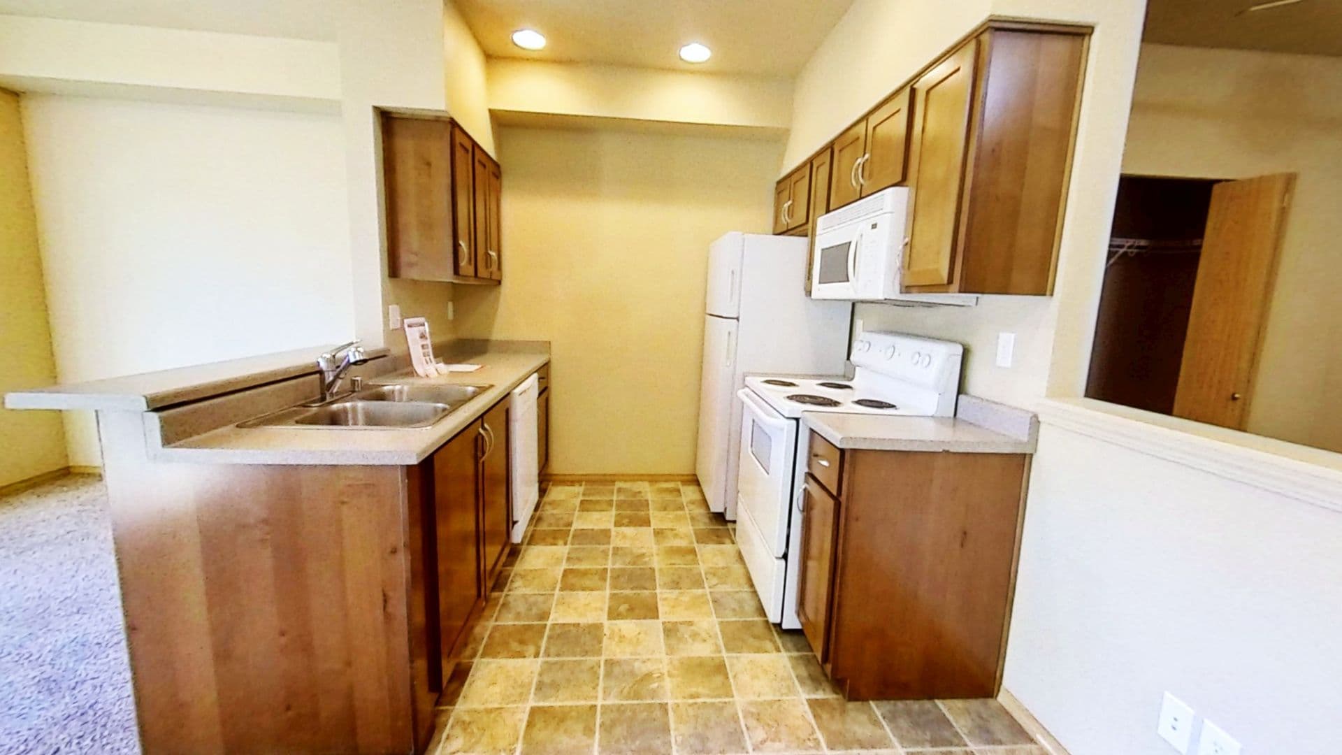 Bellingham Apartment: 1440 10th Street